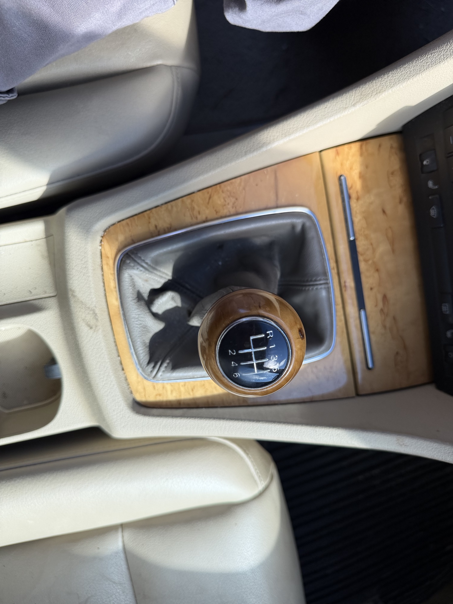 2006 audi a4 2.0t-quattro for sale near Elk River, Minnesota 106725_41_shifter.jpg