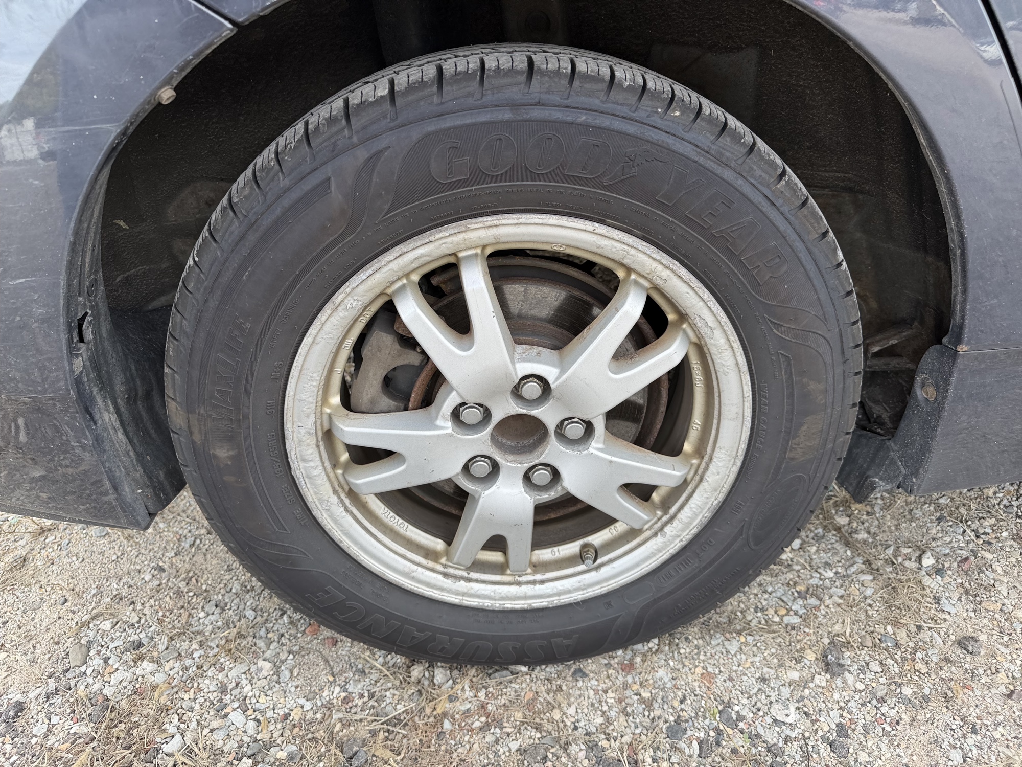 2010 toyota prius prius-ii with 276789 miles for sale near Elk River, Minnesota 106727_14_rear_pass_wheel.jpg