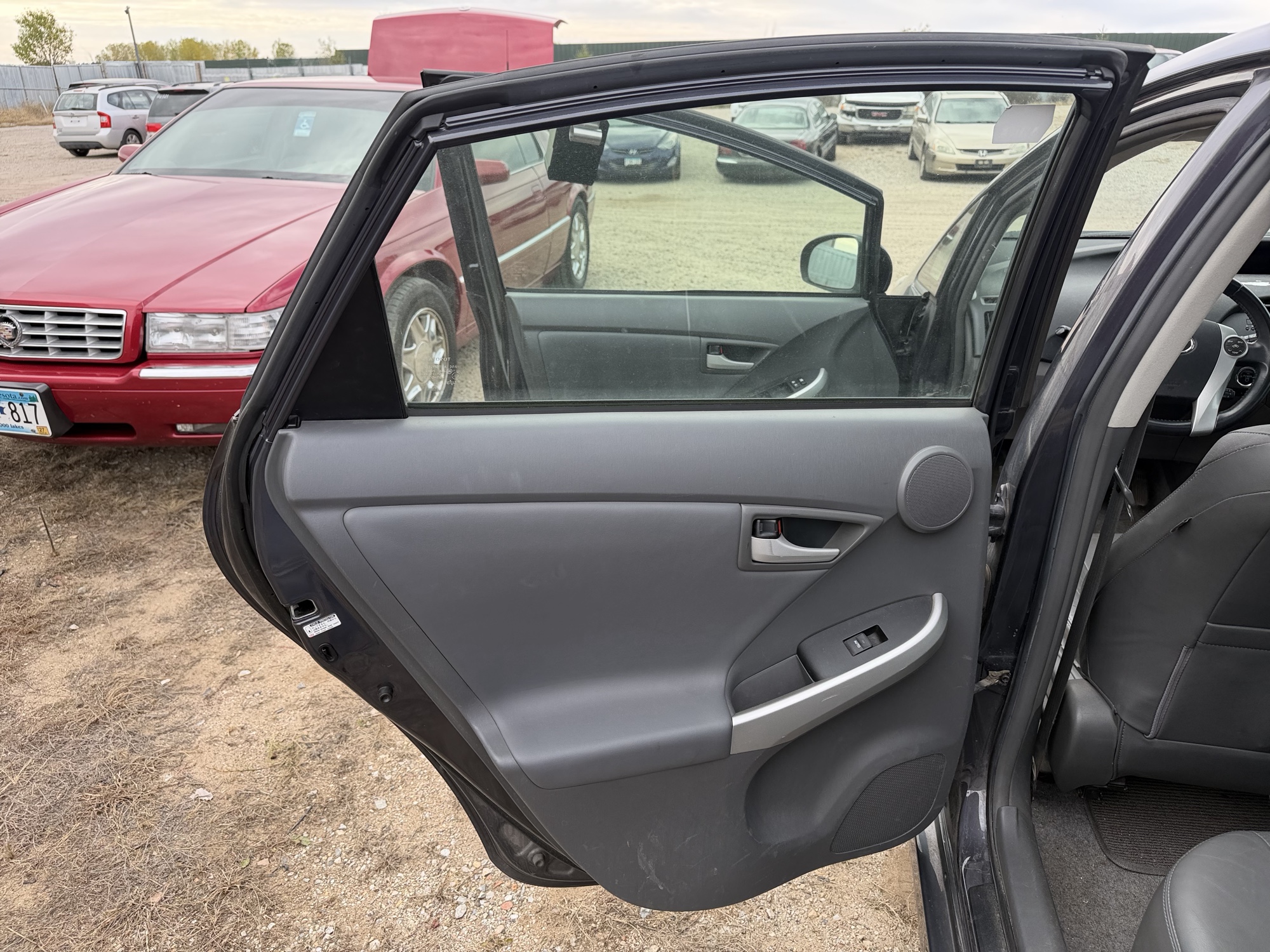 2010 toyota prius prius-ii with 276789 miles for sale near Elk River, Minnesota 106727_25_drv_rear_door_panel.jpg