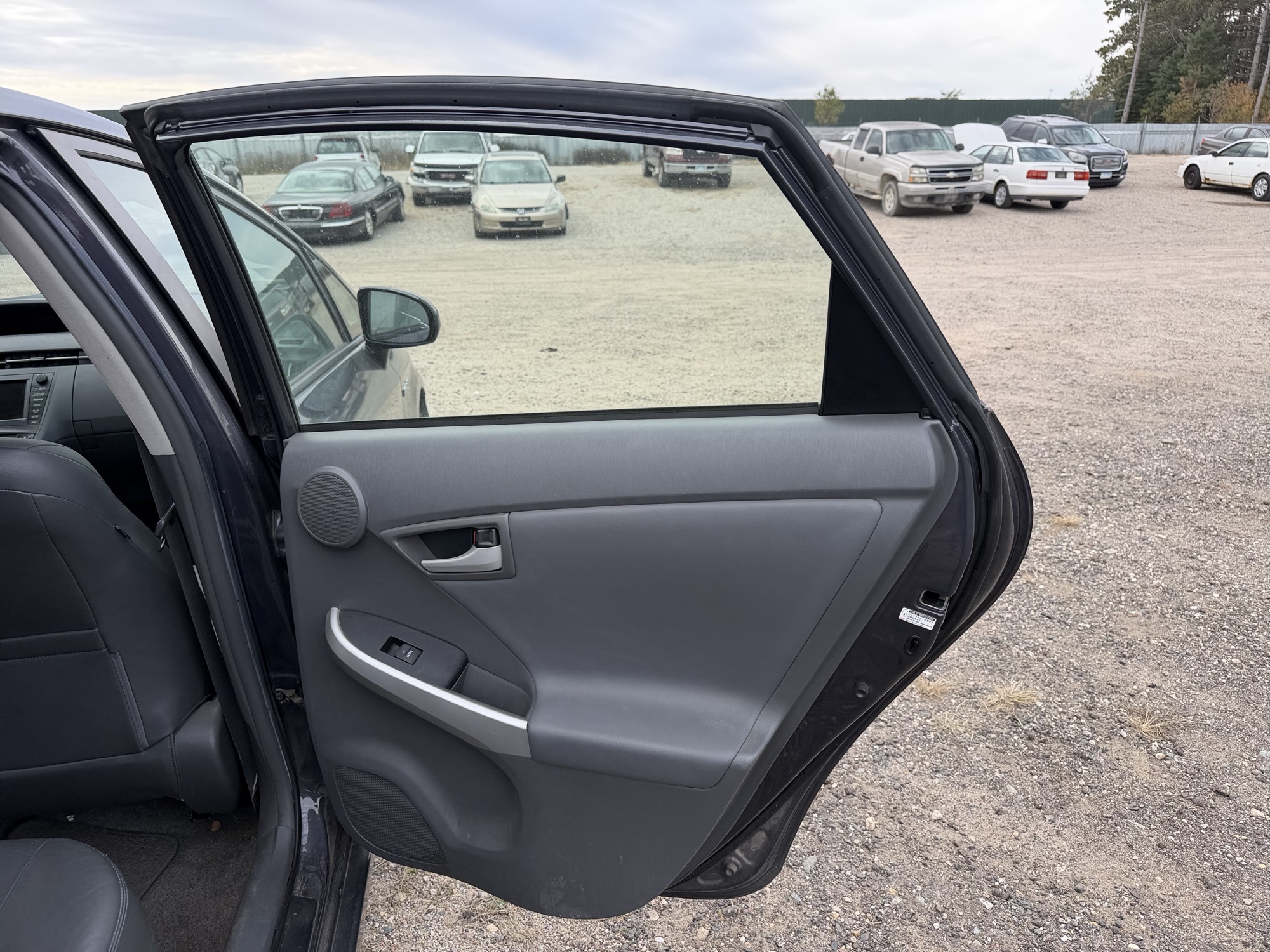 2010 toyota prius prius-ii with 276789 miles for sale near Elk River, Minnesota 106727_30_pass_rear_door_panel.jpg
