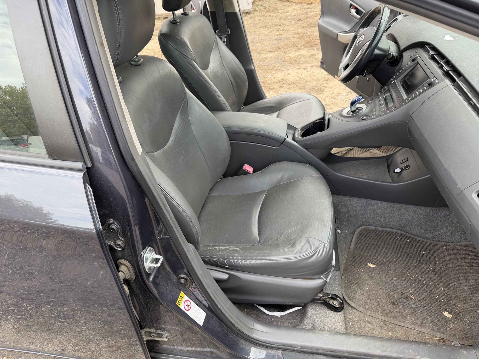 2010 toyota prius prius-ii with 276789 miles for sale near Elk River, Minnesota 106727_31_passenger_seat.jpg