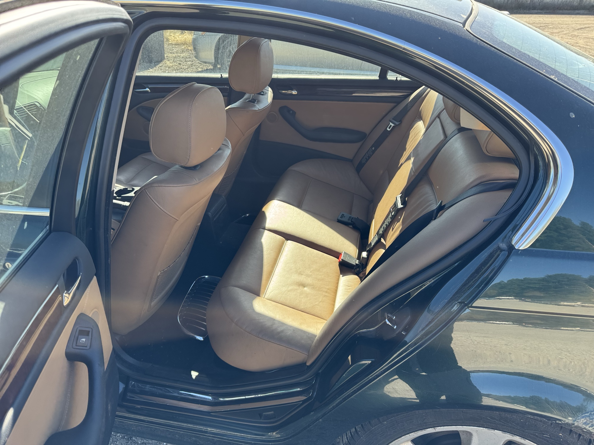 2005 bmw 3-series 330xi-sedan with 184119 miles for sale near Elk River, Minnesota 106728_24_drv_rear_seat.jpg