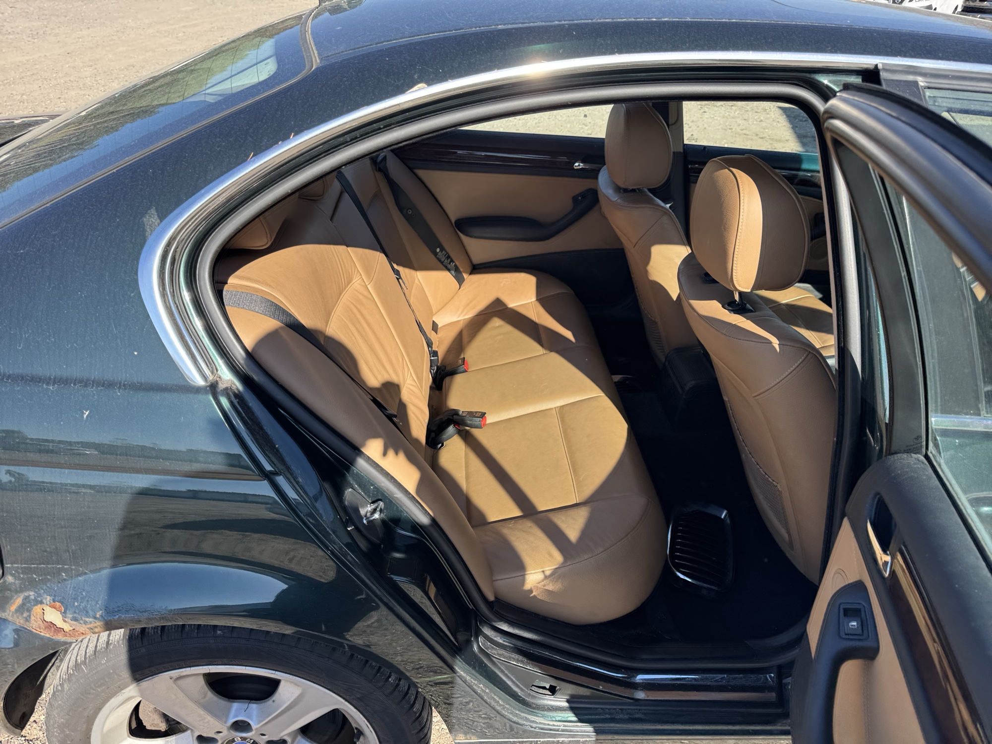 2005 bmw 3-series 330xi-sedan with 184119 miles for sale near Elk River, Minnesota 106728_28_pass_rear_seat.jpg