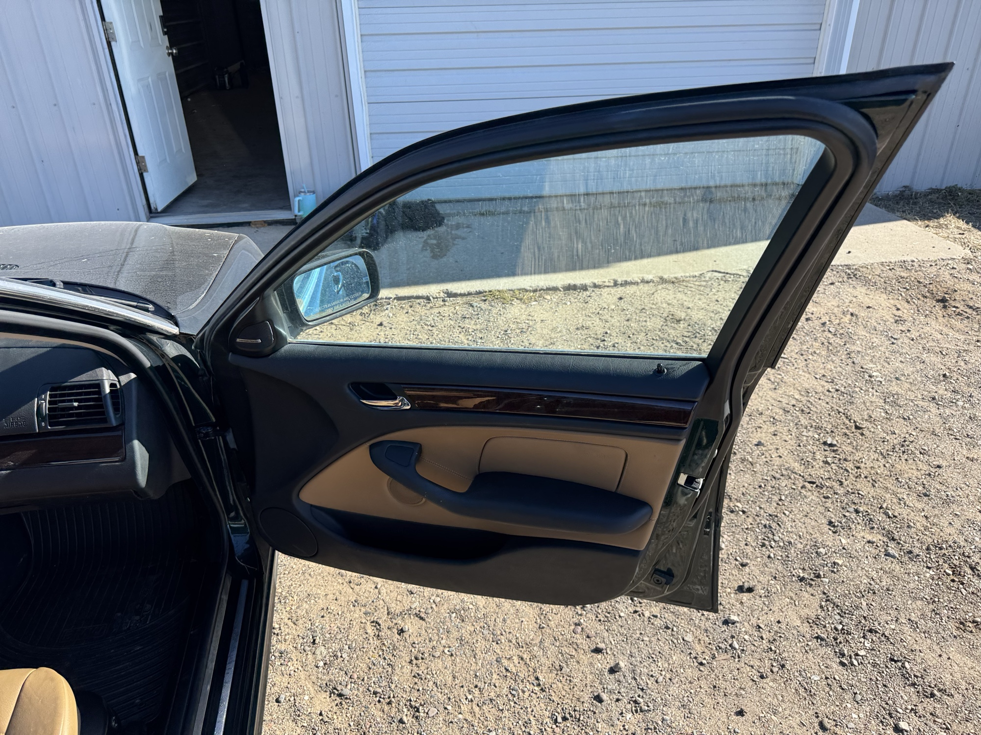 2005 bmw 3-series 330xi-sedan with 184119 miles for sale near Elk River, Minnesota 106728_32_passenger_door_panel.jpg
