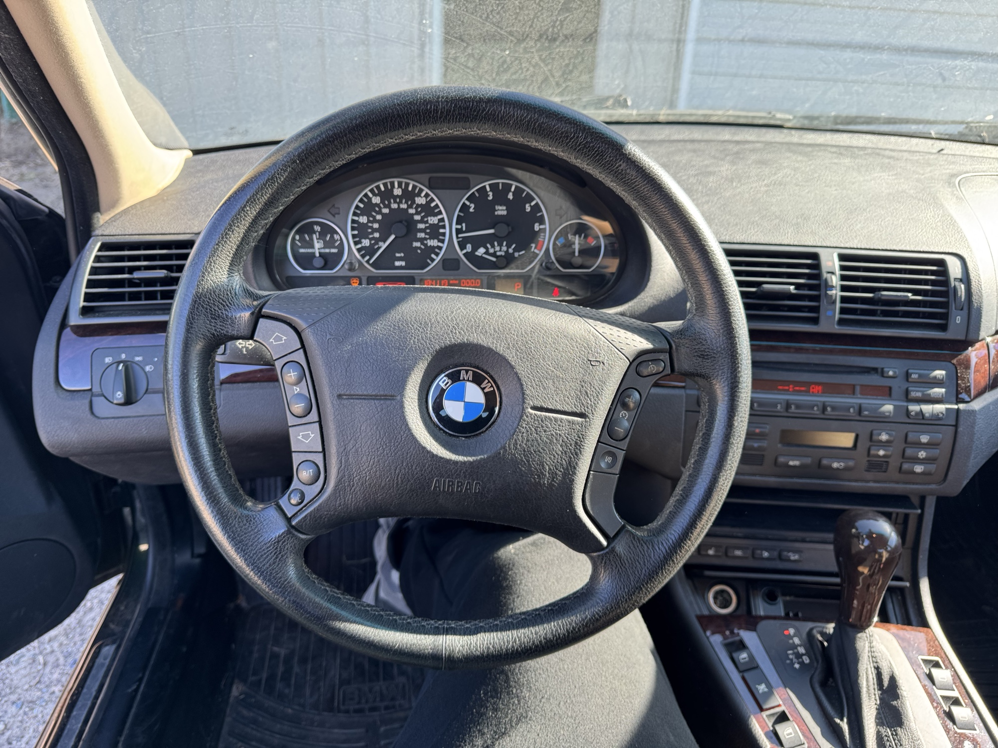 2005 bmw 3-series 330xi-sedan with 184119 miles for sale near Elk River, Minnesota 106728_36_steering_wheel.jpg