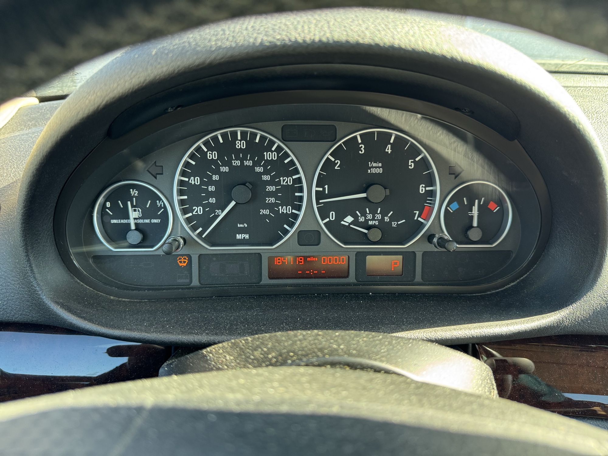 2005 bmw 3-series 330xi-sedan with 184119 miles for sale near Elk River, Minnesota 106728_43_gauge_cluster.jpg