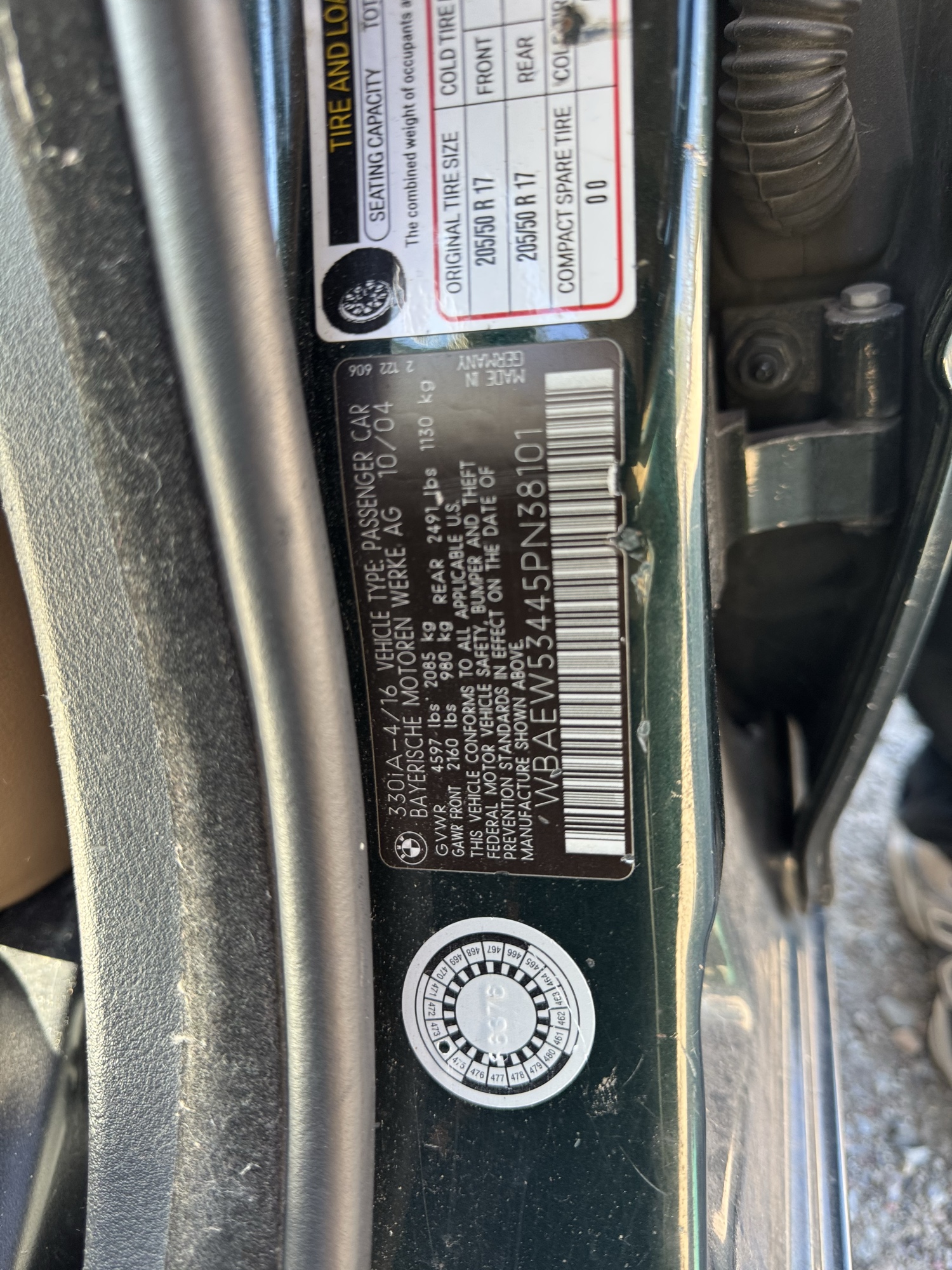2005 bmw 3-series 330xi-sedan with 184119 miles for sale near Elk River, Minnesota 106728_47_door_vin_sticker.jpg
