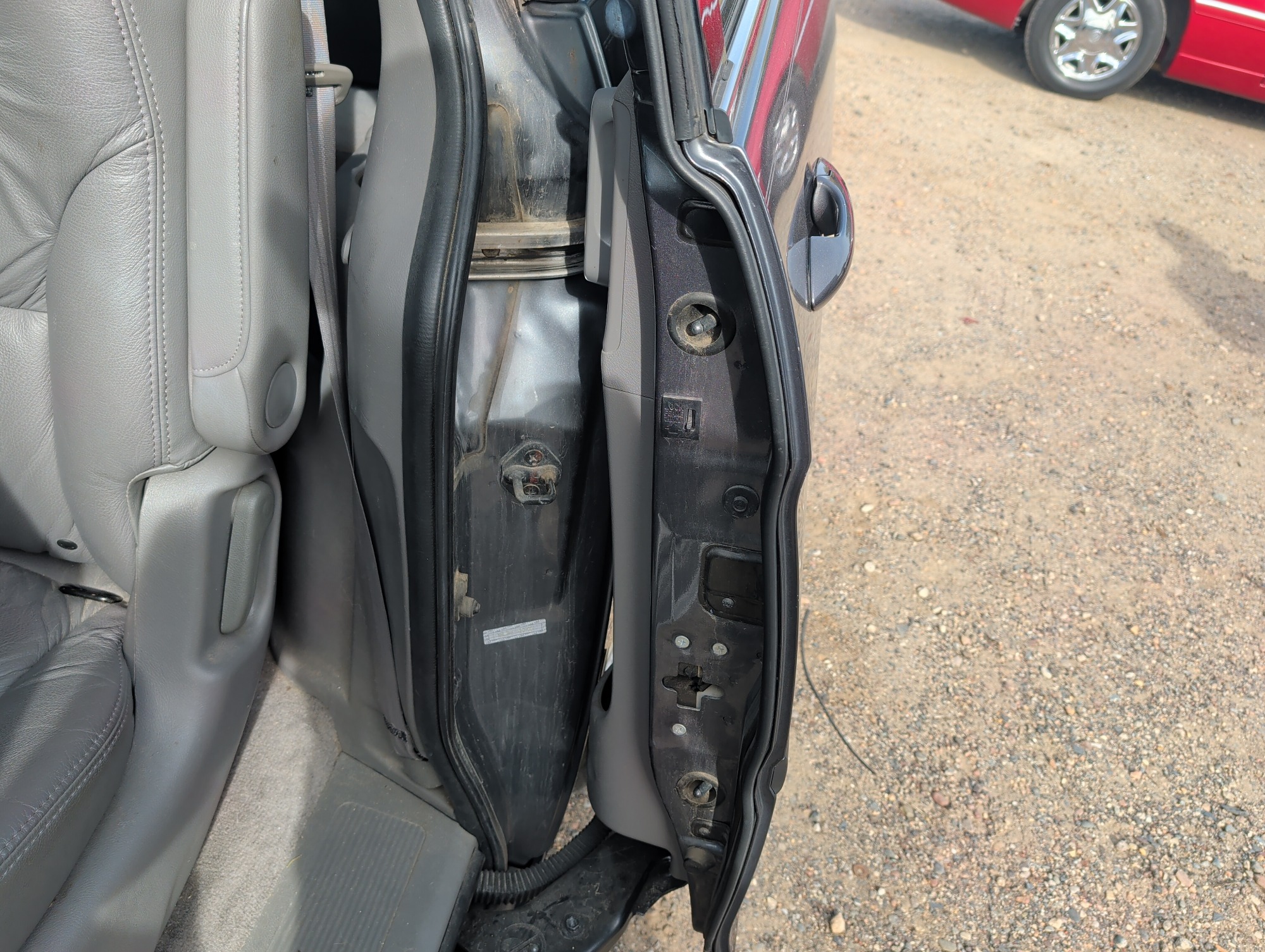 2010 honda odyssey ex-l with 186371 miles for sale near Elk River, Minnesota 106729_25_drv_rear_door_panel.jpg
