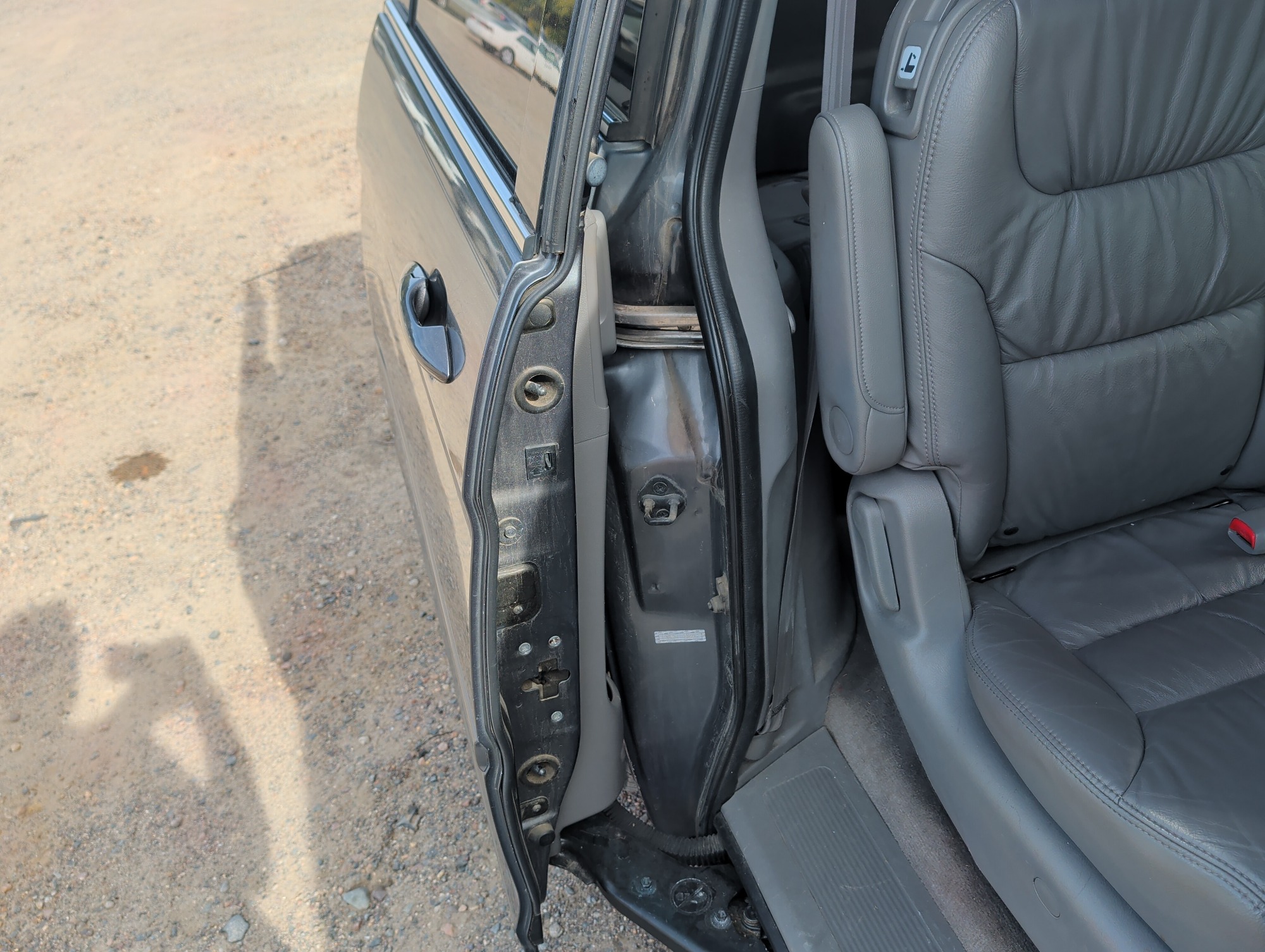 2010 honda odyssey ex-l with 186371 miles for sale near Elk River, Minnesota 106729_30_pass_rear_door_panel.jpg