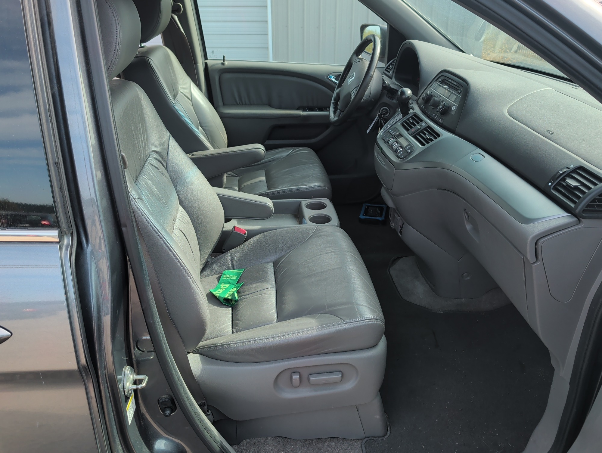 2010 honda odyssey ex-l with 186371 miles for sale near Elk River, Minnesota 106729_31_passenger_seat.jpg