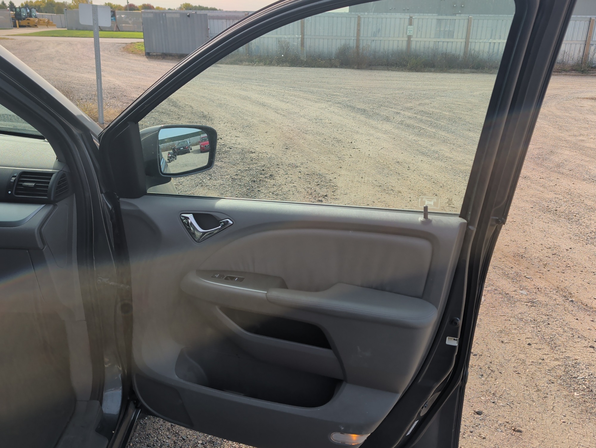 2010 honda odyssey ex-l with 186371 miles for sale near Elk River, Minnesota 106729_32_passenger_door_panel.jpg