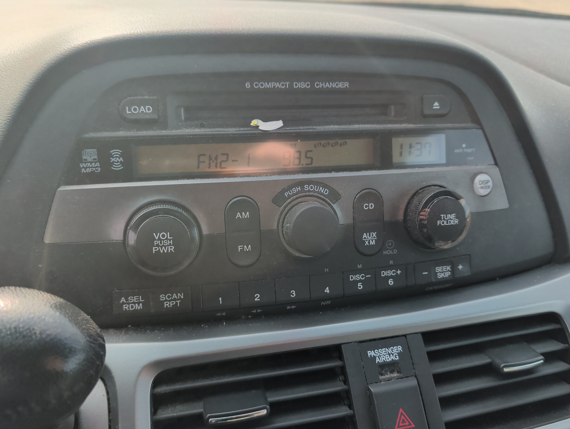 2010 honda odyssey ex-l with 186371 miles for sale near Elk River, Minnesota 106729_39_radio_closeup.jpg
