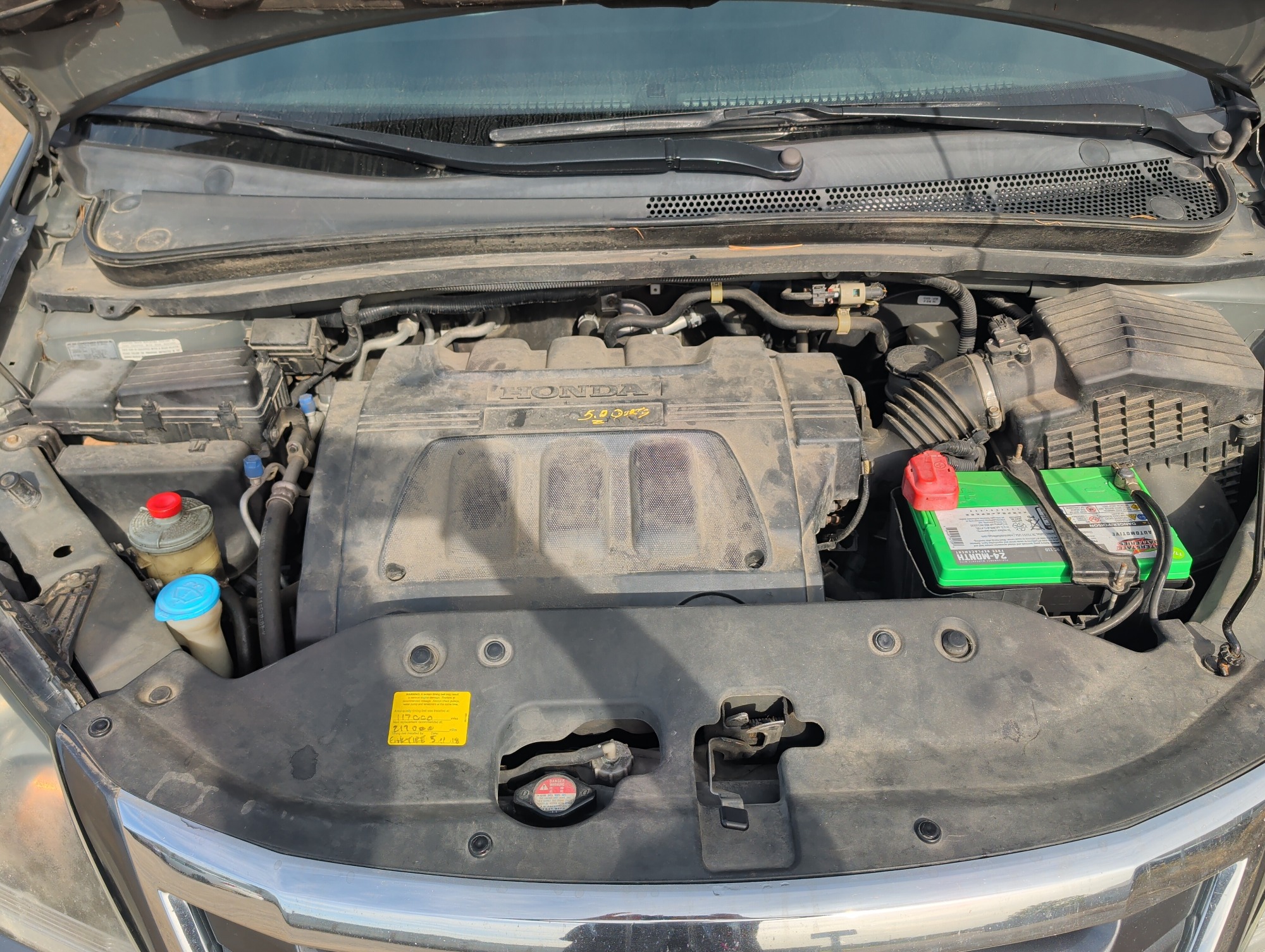 2010 honda odyssey ex-l with 186371 miles for sale near Elk River, Minnesota 106729_49_engine_bay.jpg