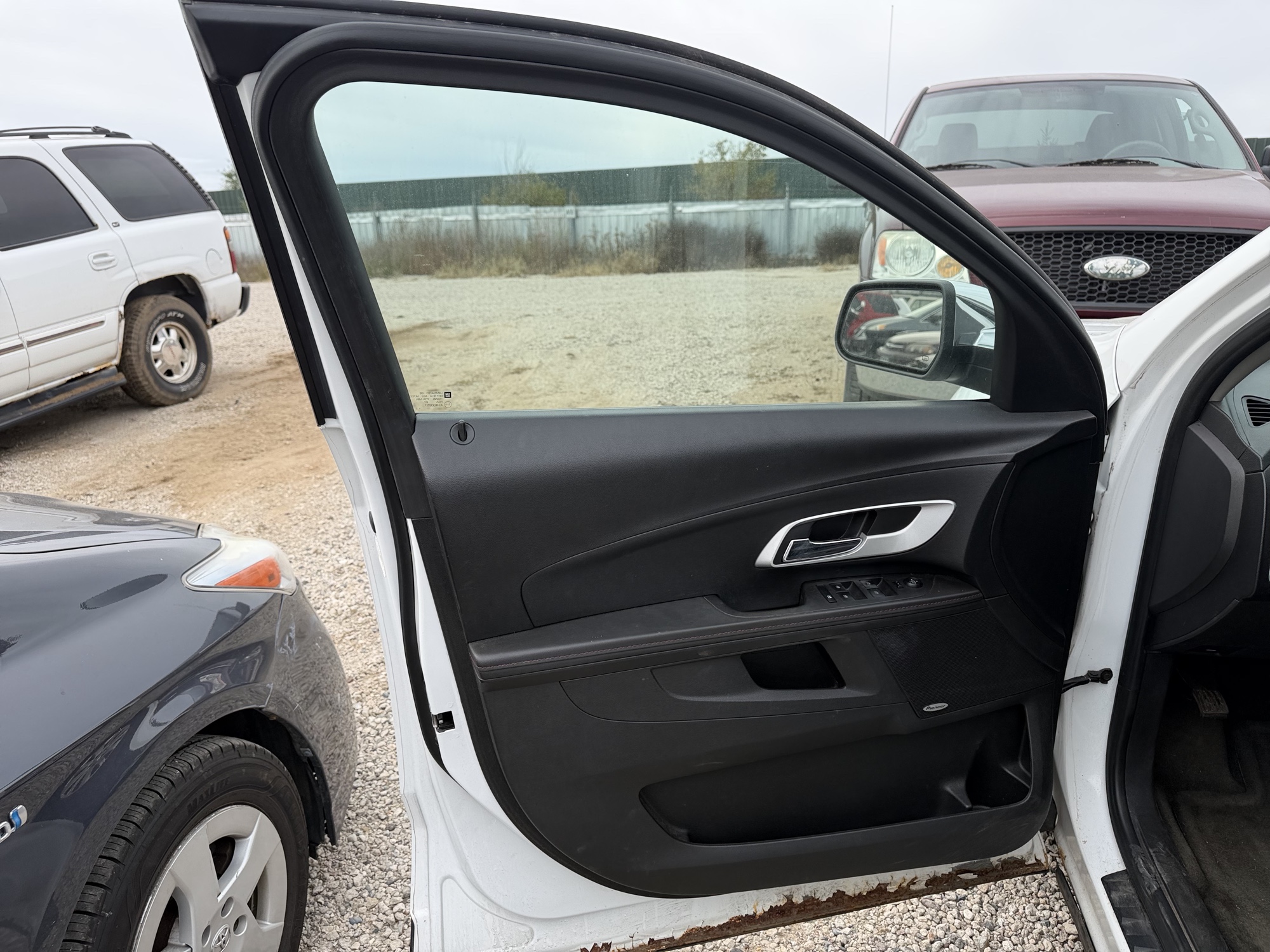 2011 chevrolet equinox ltz-2wd with 105523 miles for sale near Elk River, Minnesota 106730_23_driver_door_panel.jpg
