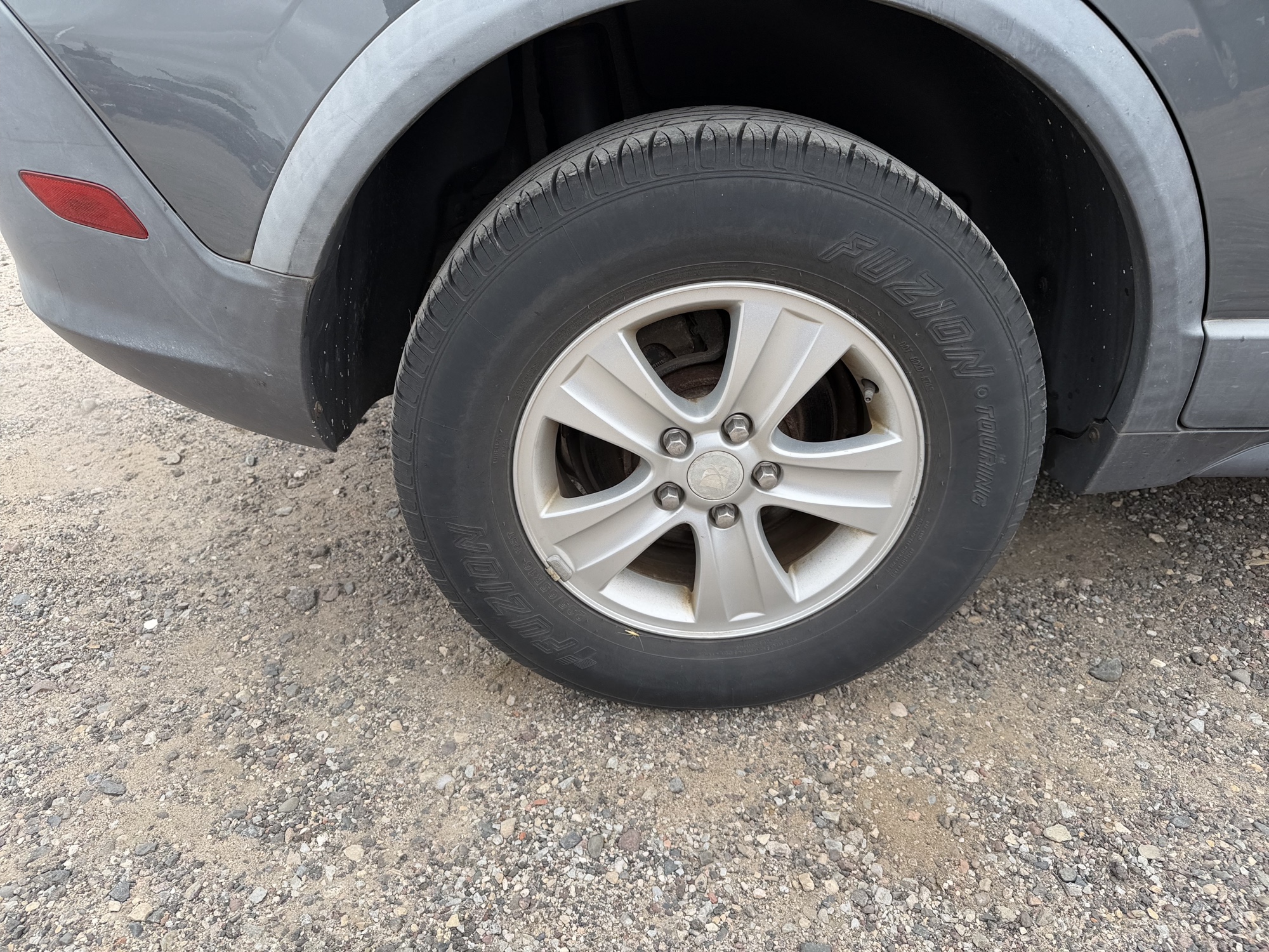 2008 saturn vue fwd-4-cylinder-xe with 219141 miles for sale near Elk River, Minnesota 106731_14_rear_pass_wheel.jpg