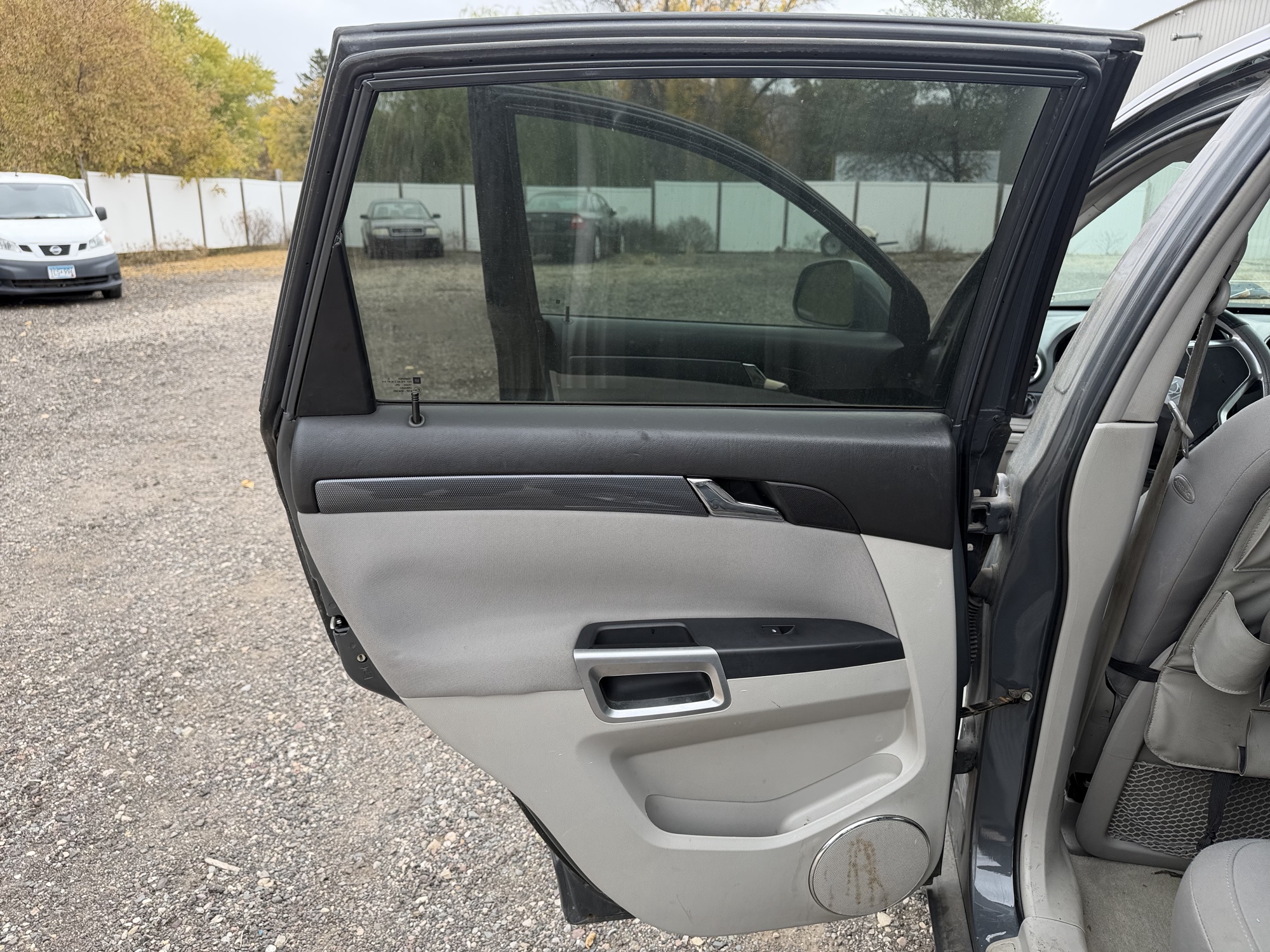 2008 saturn vue fwd-4-cylinder-xe with 219141 miles for sale near Elk River, Minnesota 106731_25_drv_rear_door_panel.jpg