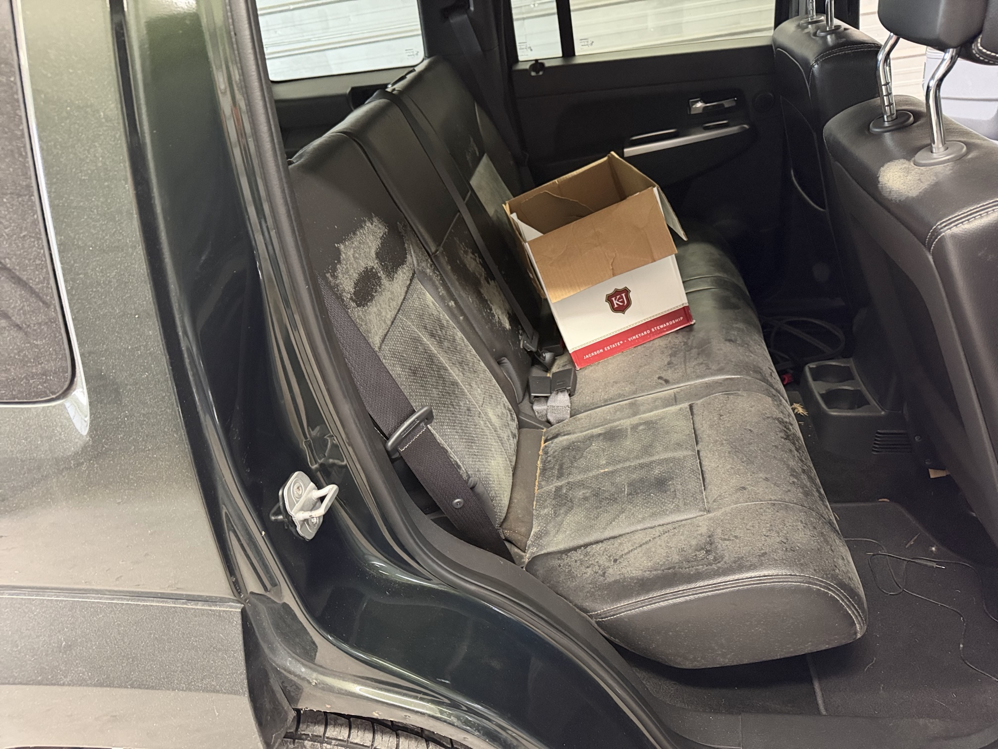 2010 jeep liberty limited-4wd with 118681 miles for sale near Elk River, Minnesota 106732_28_pass_rear_seat.jpg