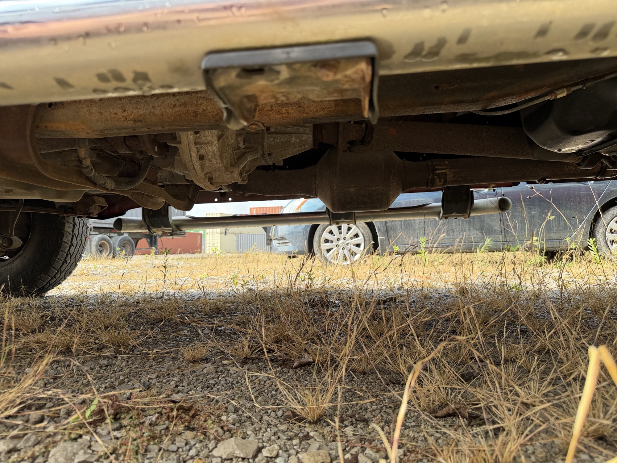 2003 ford f-350-sd xl-supercab-4wd with 175726 miles for sale near St. Louis, Missouri 106734_17_undercar_drv_side.jpg