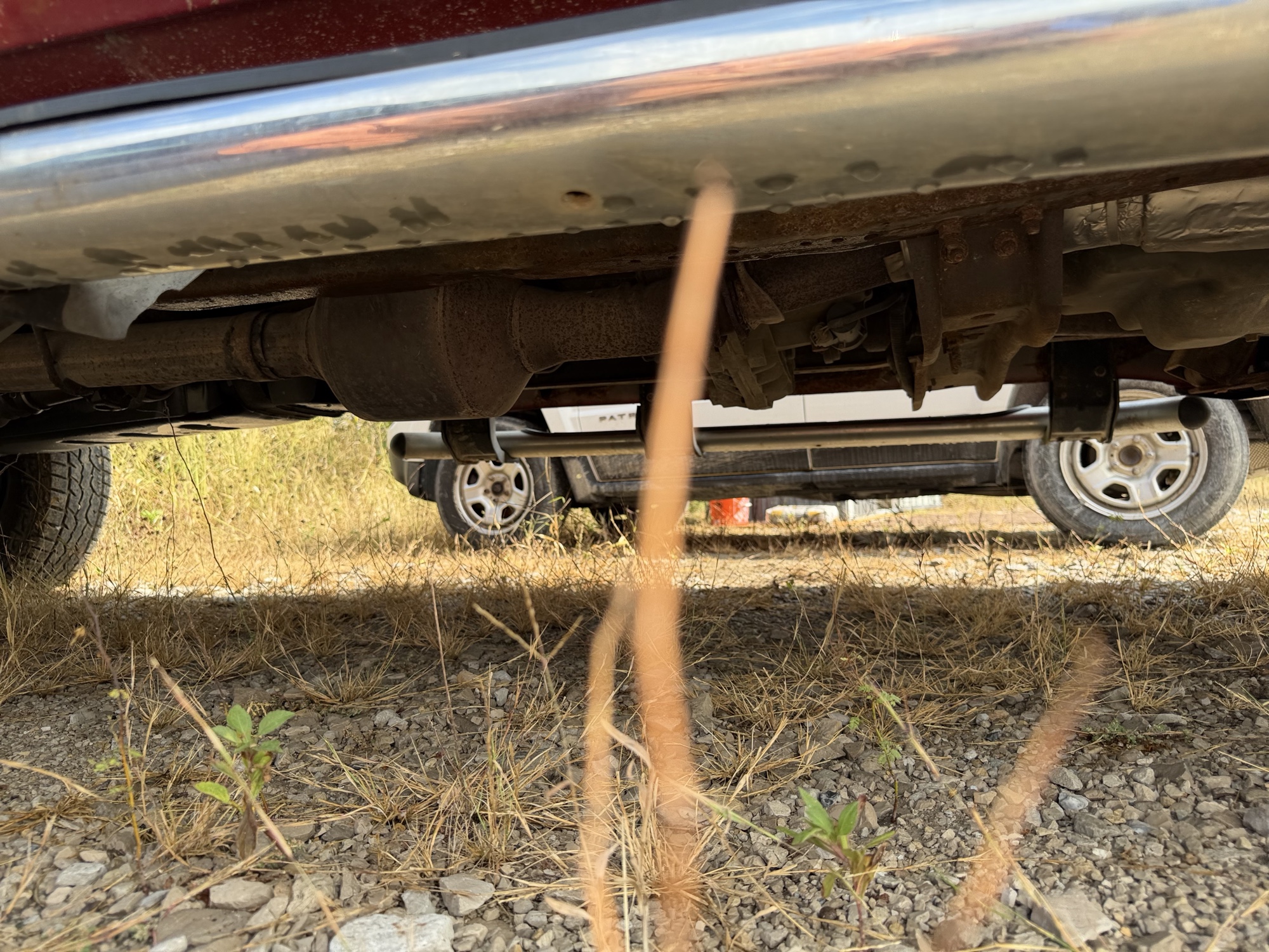 2003 ford f-350-sd xl-supercab-4wd with 175726 miles for sale near St. Louis, Missouri 106734_21_undercar_pass_side.jpg