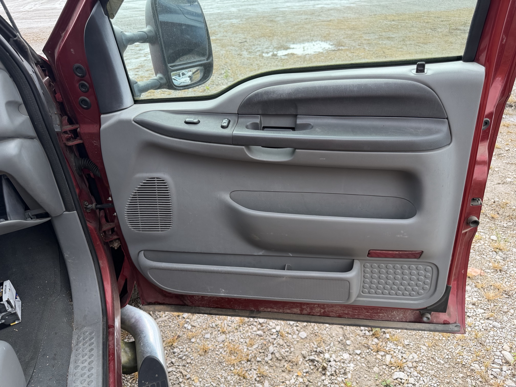 2003 ford f-350-sd xl-supercab-4wd with 175726 miles for sale near St. Louis, Missouri 106734_32_passenger_door_panel.jpg