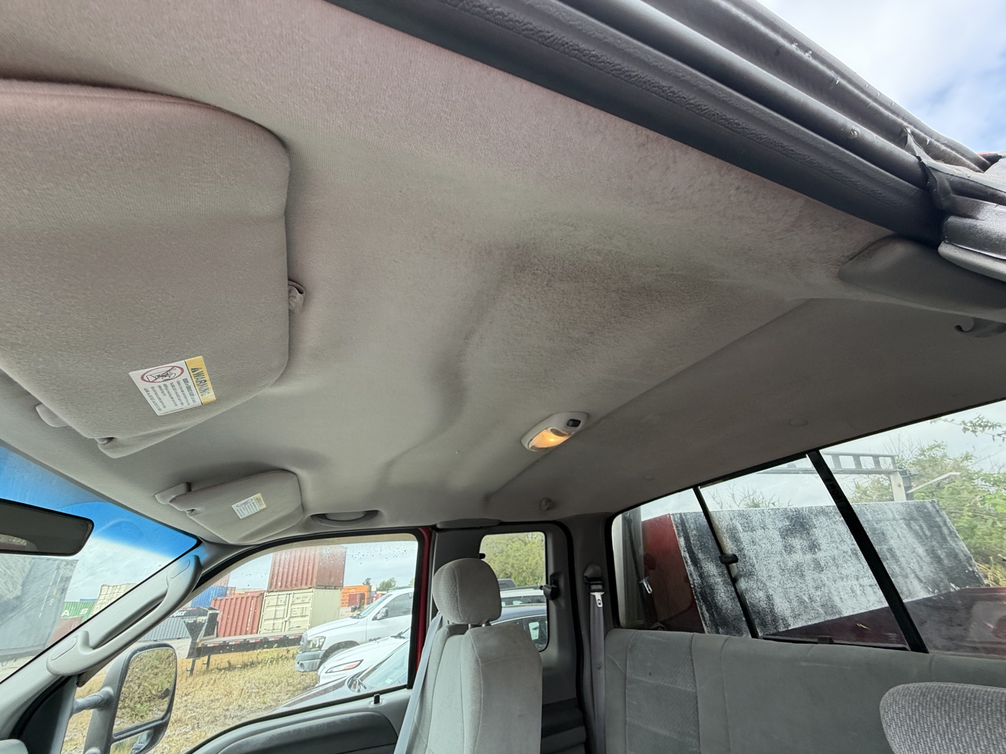 2003 ford f-350-sd xl-supercab-4wd with 175726 miles for sale near St. Louis, Missouri 106734_35_headliner_sunroof.jpg