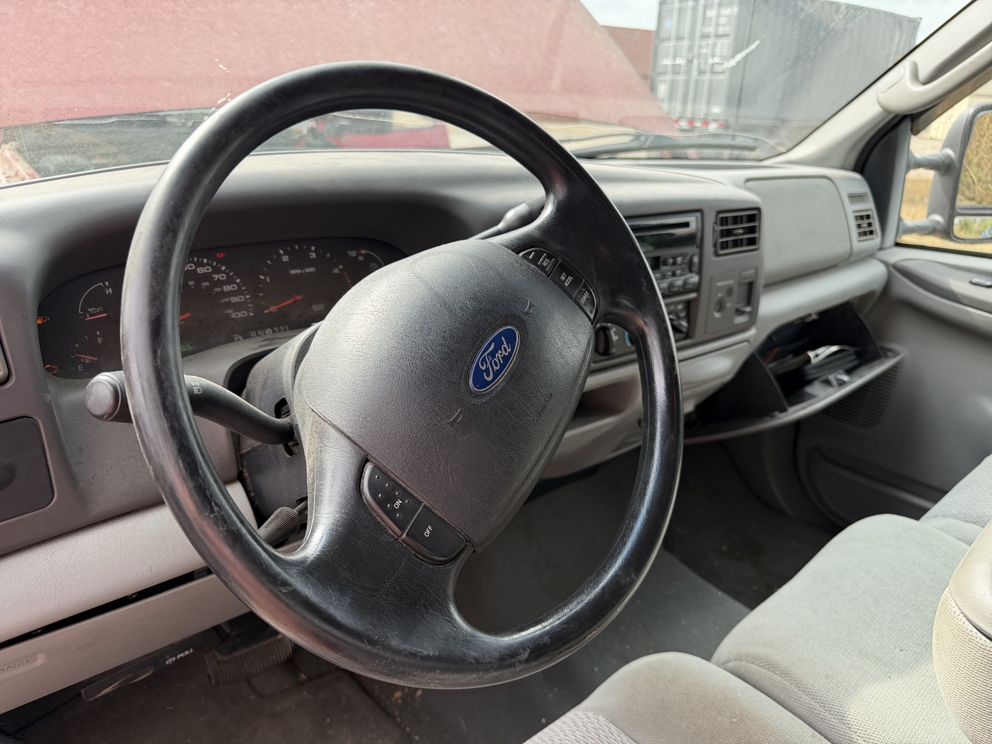 2003 ford f-350-sd xl-supercab-4wd with 175726 miles for sale near St. Louis, Missouri 106734_36_steering_wheel.jpg