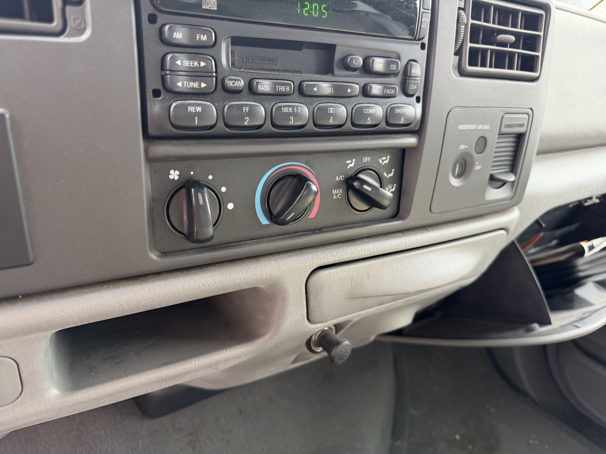 2003 ford f-350-sd xl-supercab-4wd with 175726 miles for sale near St. Louis, Missouri 106734_40_climate_control.jpg