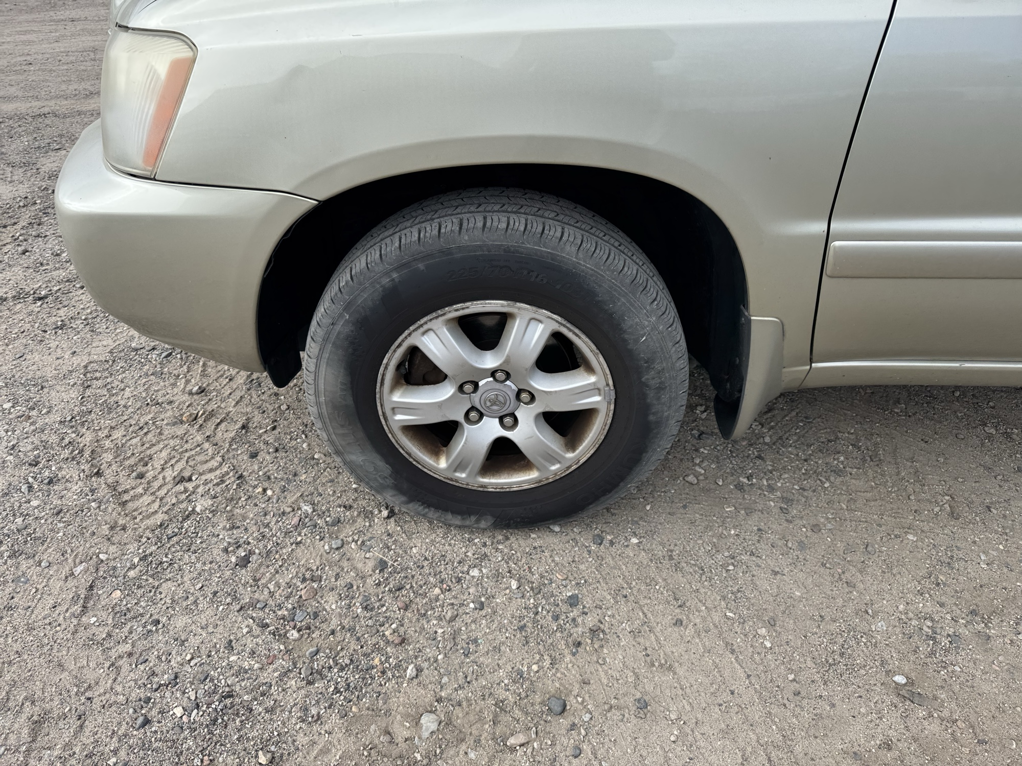 2003 toyota highlander v6-4wd with 185560 miles for sale near Elk River, Minnesota 106735_12_drv_front_wheel.jpg