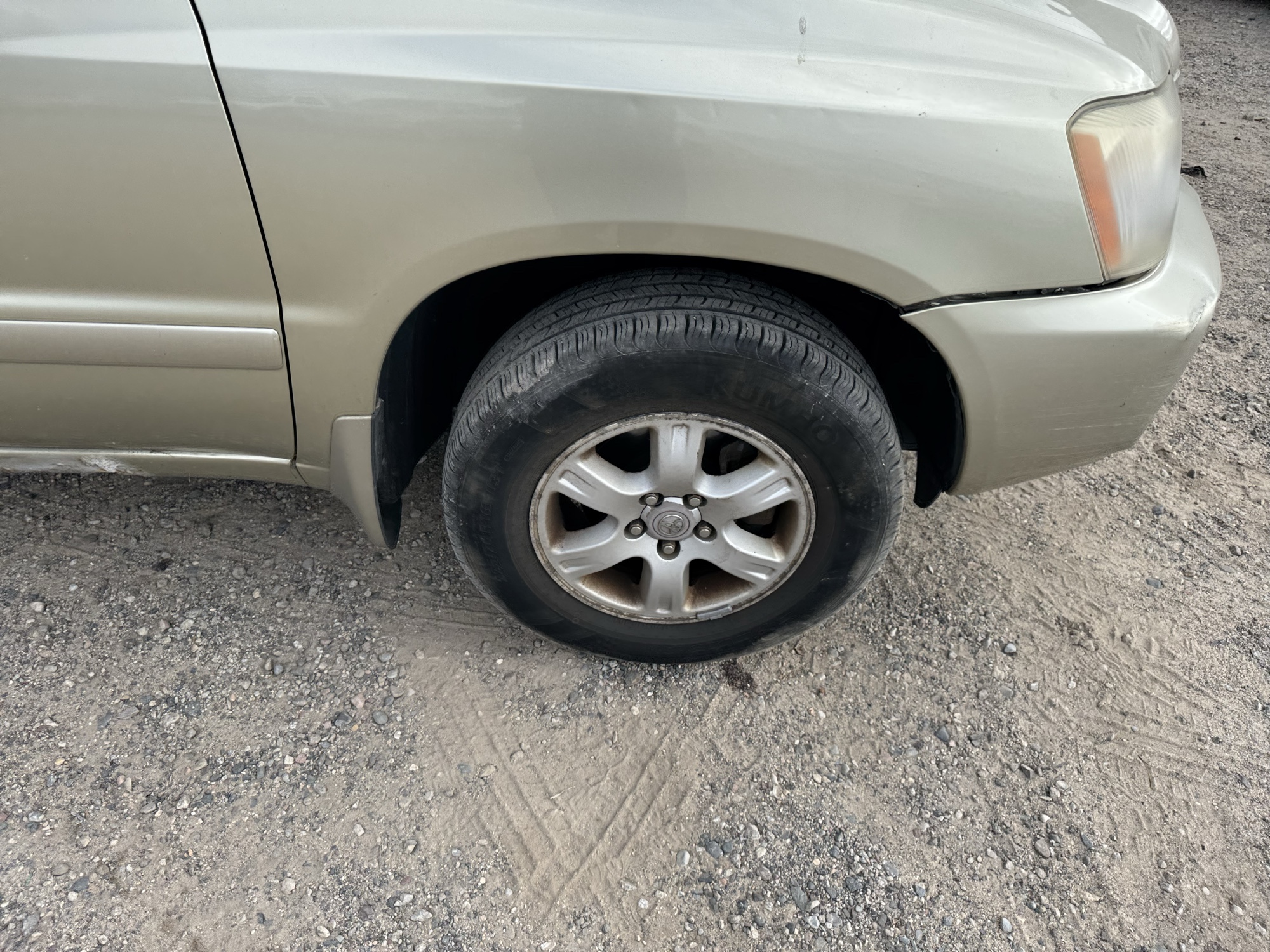 2003 toyota highlander v6-4wd with 185560 miles for sale near Elk River, Minnesota 106735_15_front_pass_wheel.jpg