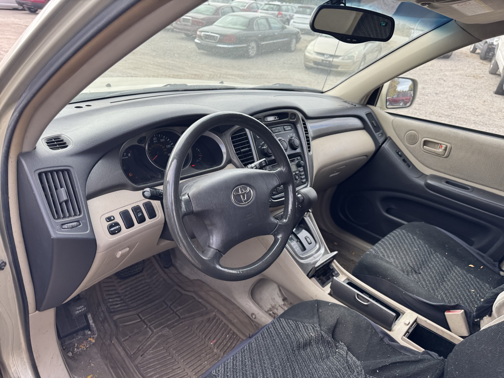 2003 toyota highlander v6-4wd with 185560 miles for sale near Elk River, Minnesota 106735_33_dash_from_driver.jpg