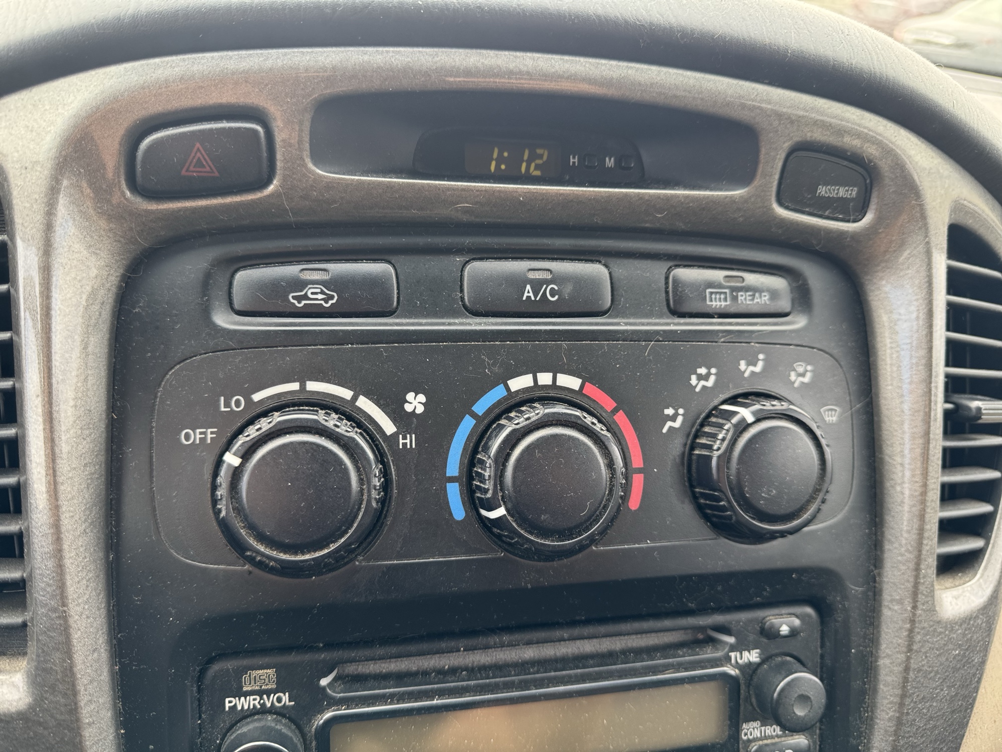 2003 toyota highlander v6-4wd with 185560 miles for sale near Elk River, Minnesota 106735_40_climate_control.jpg