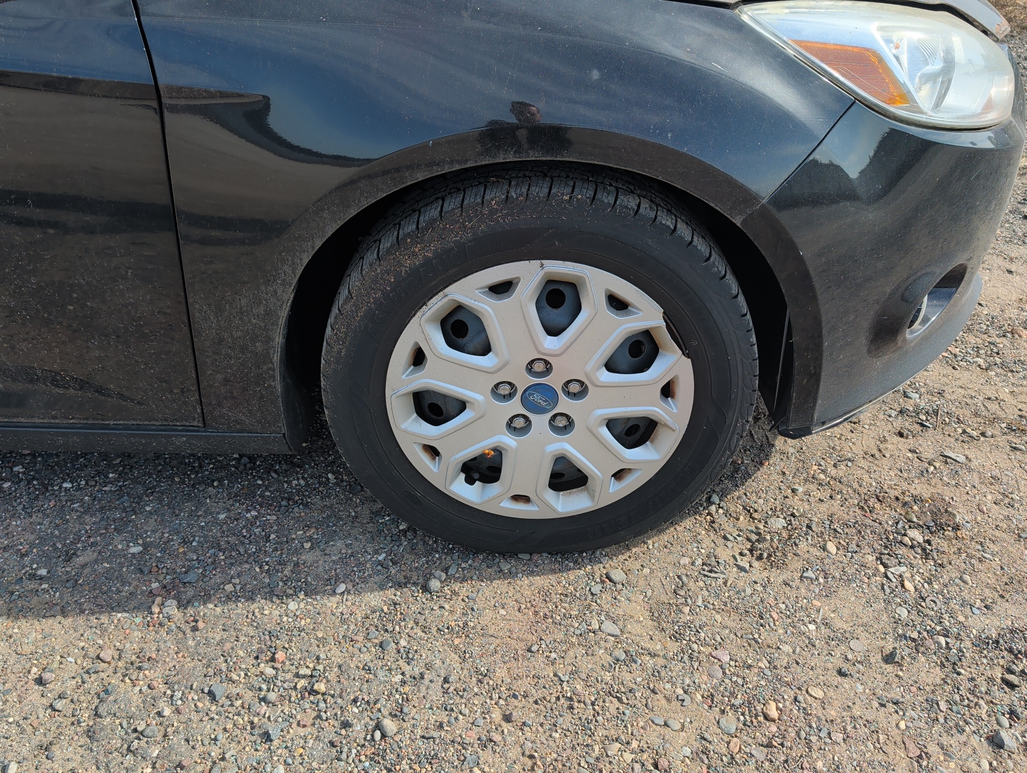 2012 ford focus se with 294536 miles for sale near Elk River, Minnesota 106737_15_front_pass_wheel.jpg