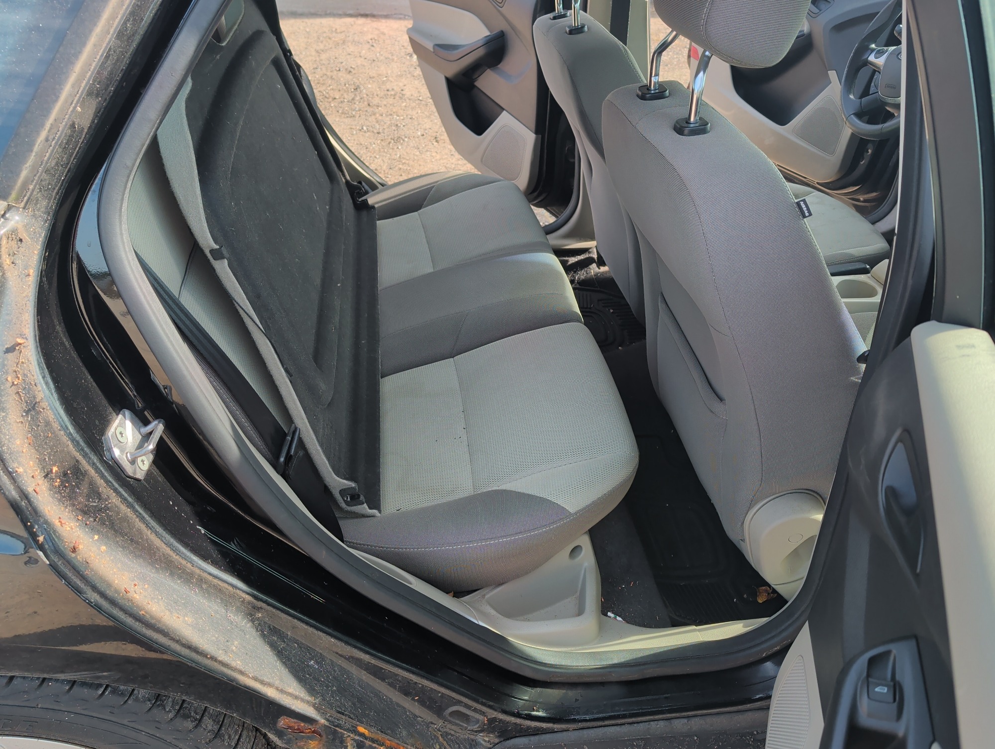 2012 ford focus se with 294536 miles for sale near Elk River, Minnesota 106737_28_pass_rear_seat.jpg