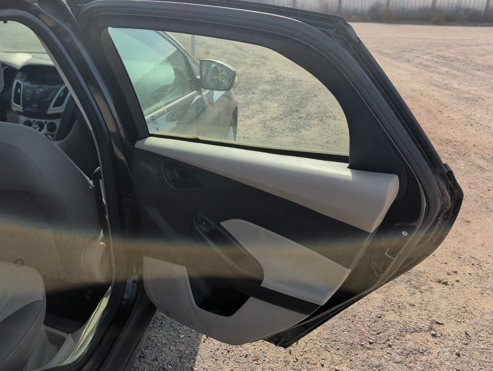 2012 ford focus se with 294536 miles for sale near Elk River, Minnesota 106737_30_pass_rear_door_panel.jpg