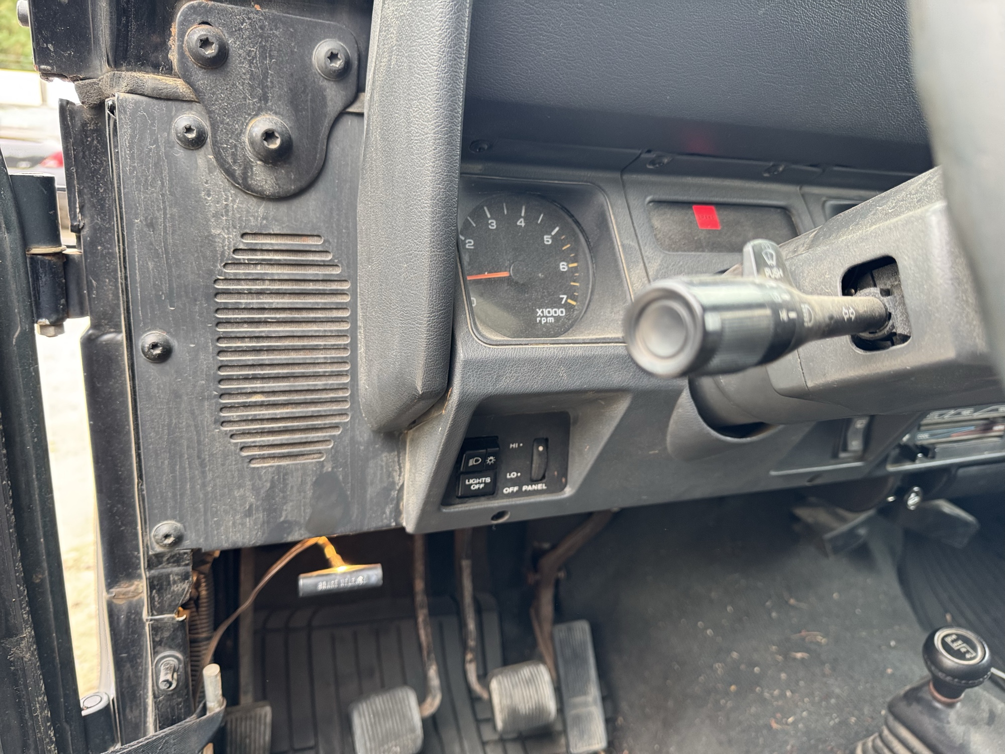 1995 jeep wrangler s with 122426 miles for sale near Elk River, Minnesota 106738_37_left_of_steering_wheel.jpg