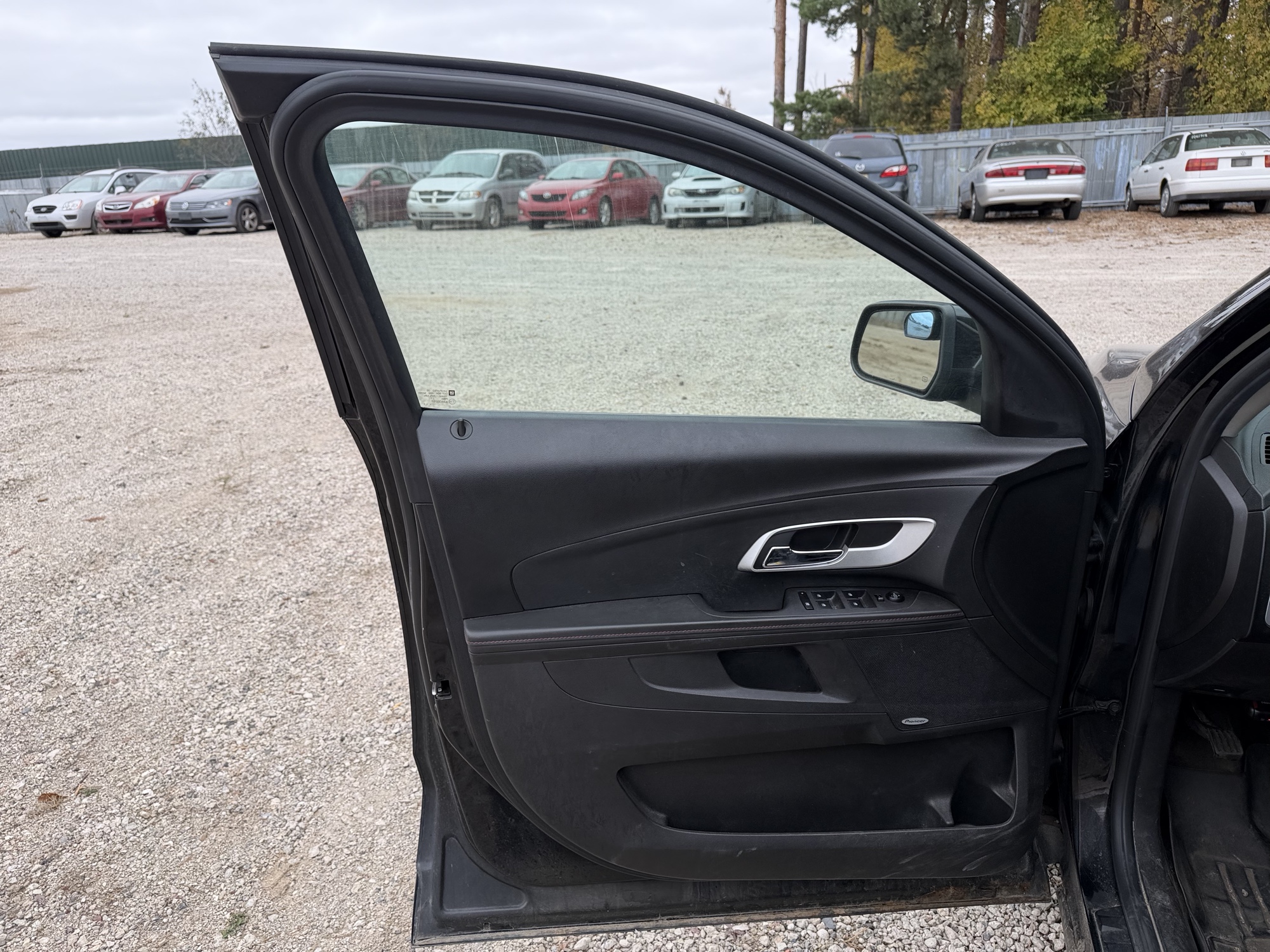 2011 chevrolet equinox 2lt-awd with 227351 miles for sale near Elk River, Minnesota 106739_23_driver_door_panel.jpg