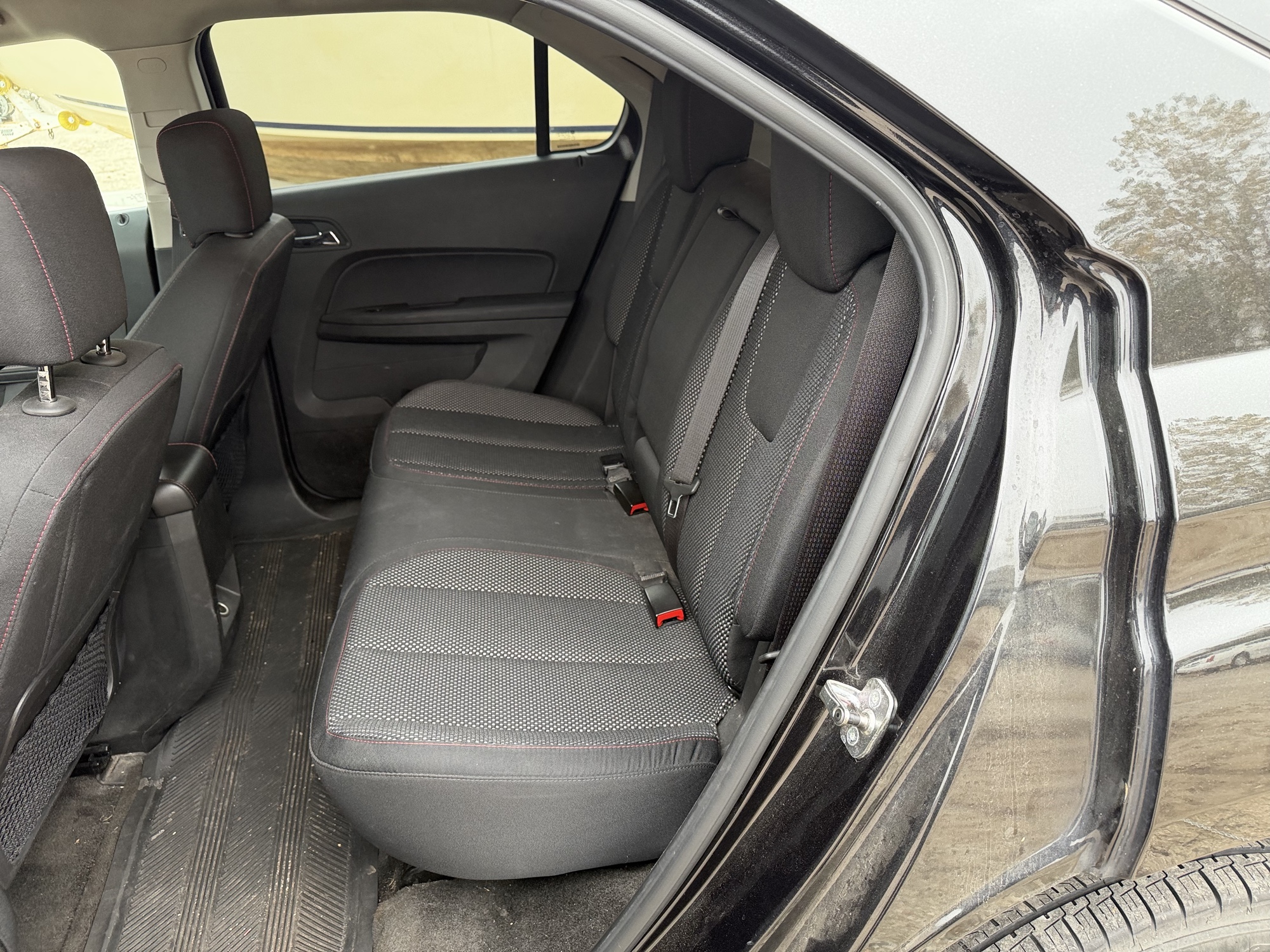 2011 chevrolet equinox 2lt-awd with 227351 miles for sale near Elk River, Minnesota 106739_24_drv_rear_seat.jpg