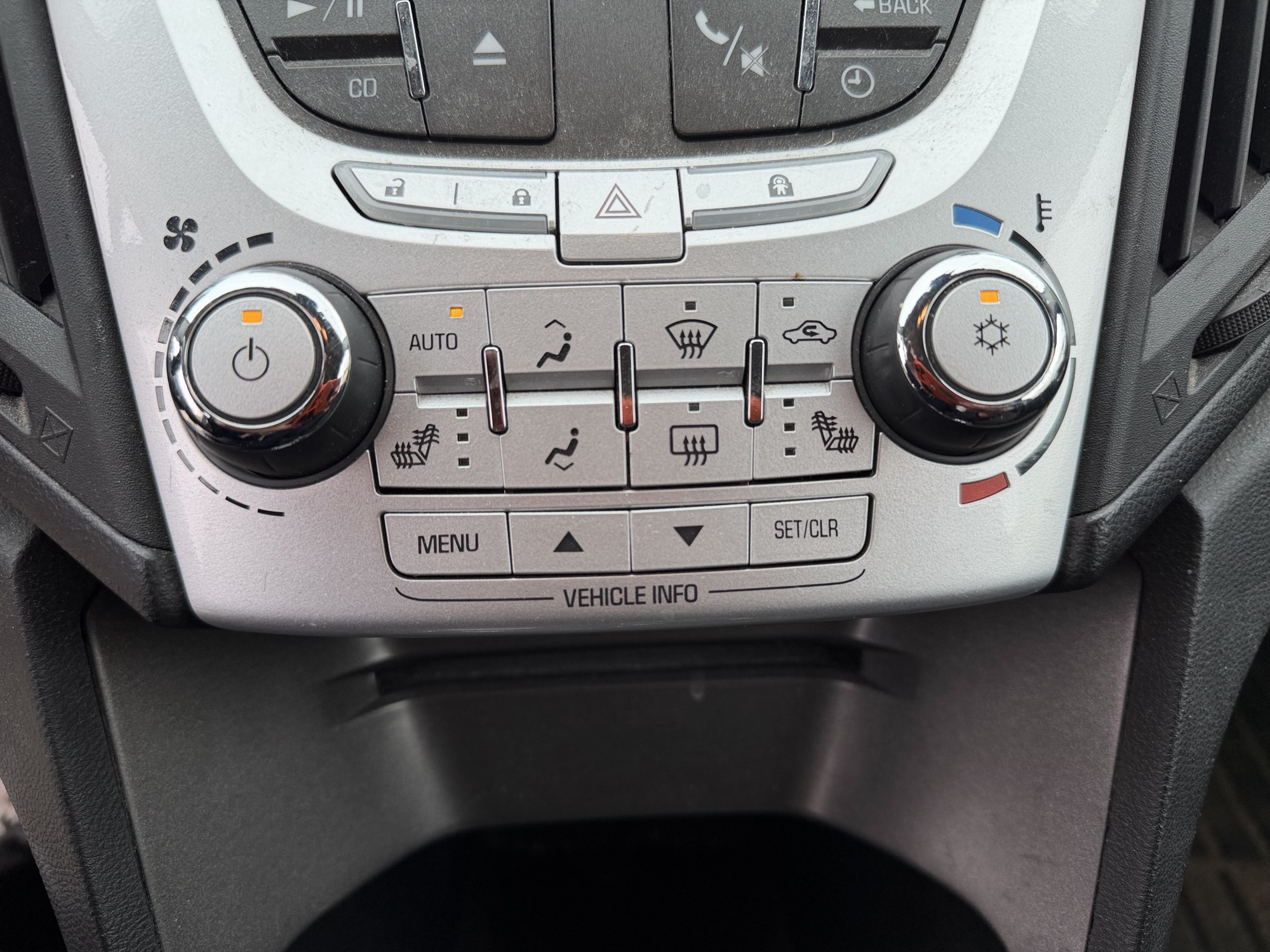 2011 chevrolet equinox 2lt-awd with 227351 miles for sale near Elk River, Minnesota 106739_40_climate_control.jpg