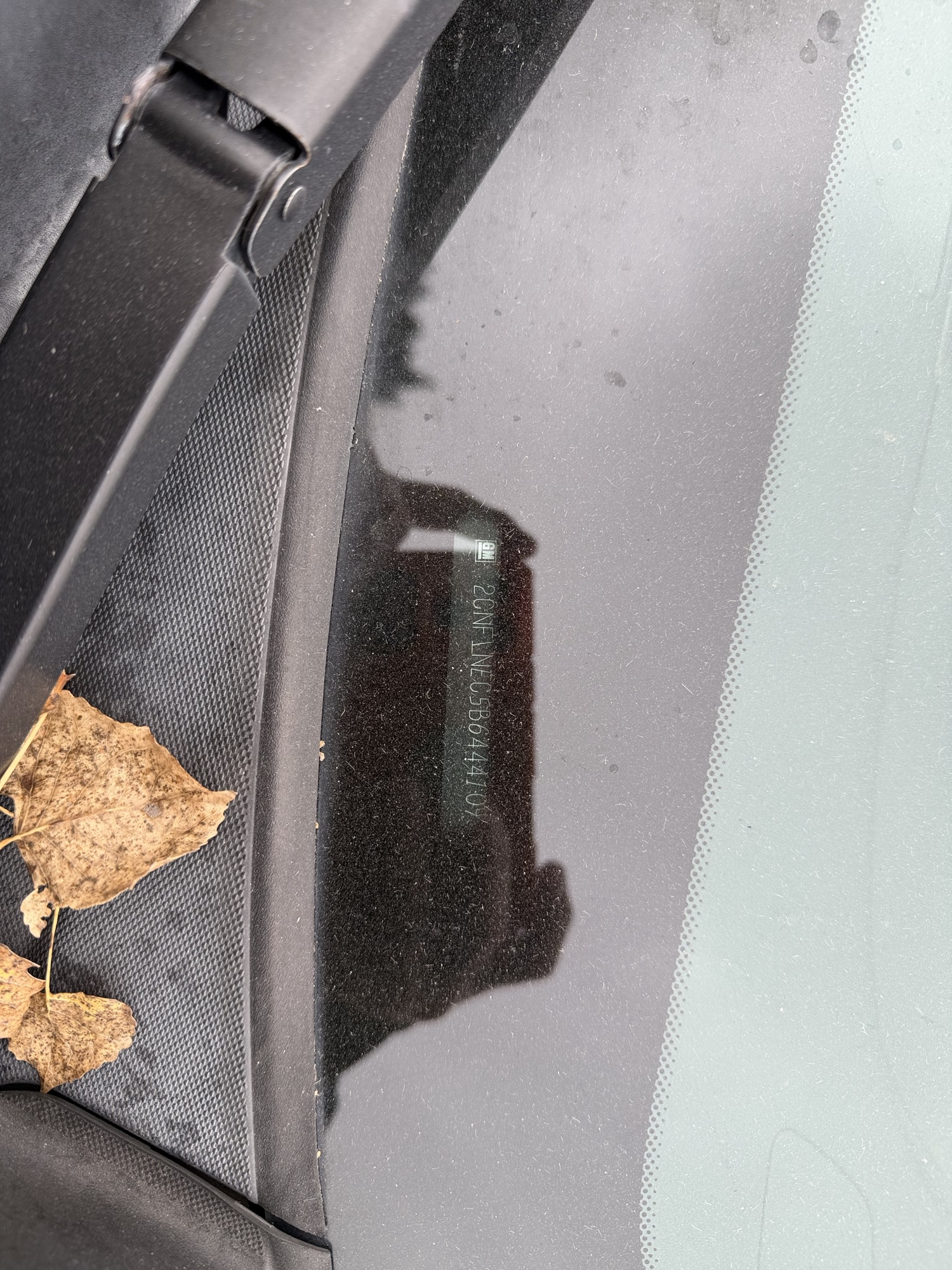 2011 chevrolet equinox 2lt-awd with 227351 miles for sale near Elk River, Minnesota 106739_48_windshield_vin_plate.jpg
