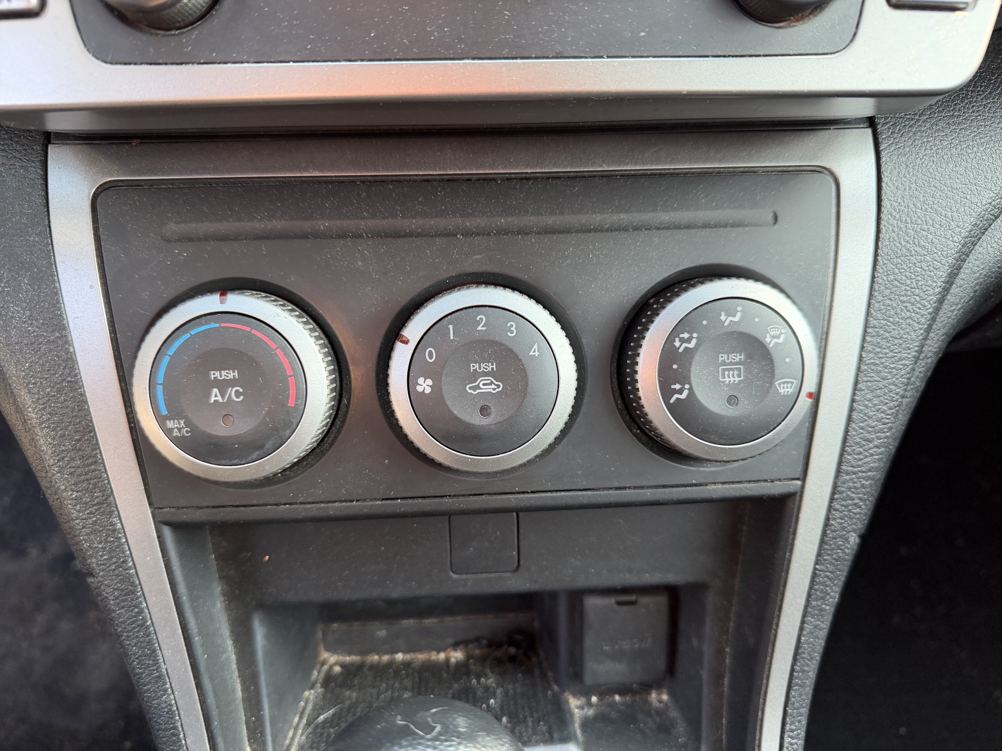 2011 mazda mazda6 i-touring with 280353 miles for sale near Elk River, Minnesota 106740_40_climate_control.jpg