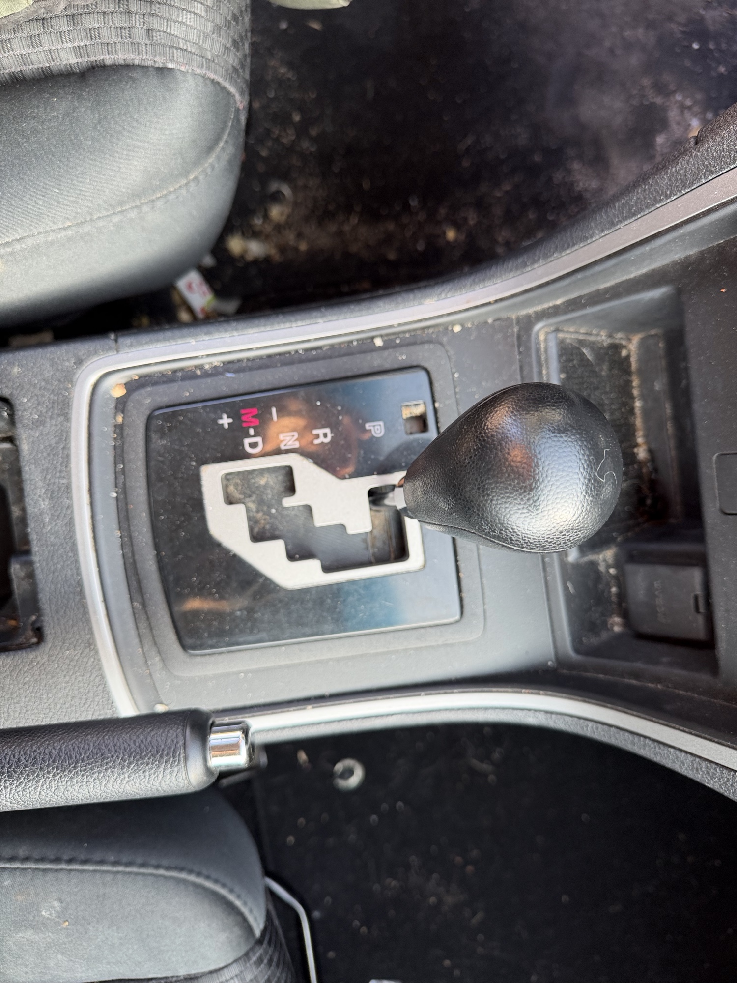 2011 mazda mazda6 i-touring with 280353 miles for sale near Elk River, Minnesota 106740_41_shifter.jpg