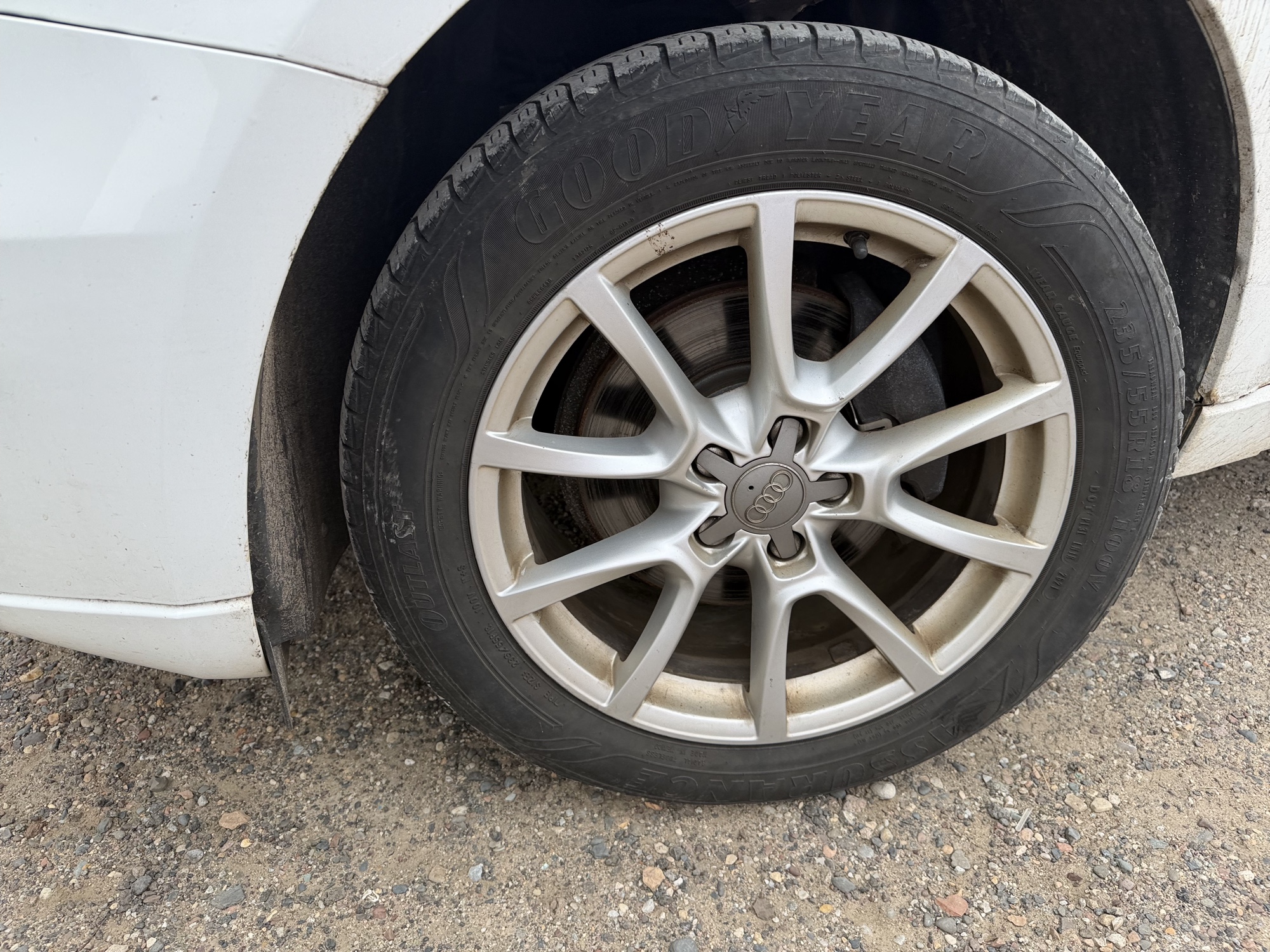 2009 audi q5 3.2-quattro-premium with 251115 miles for sale near Elk River, Minnesota 106741_12_drv_front_wheel.jpg
