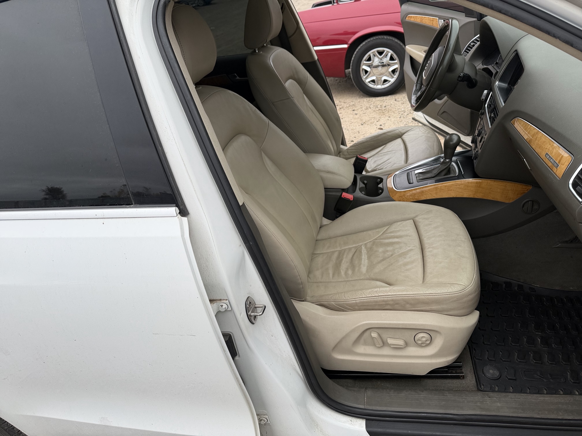 2009 audi q5 3.2-quattro-premium with 251115 miles for sale near Elk River, Minnesota 106741_31_passenger_seat.jpg