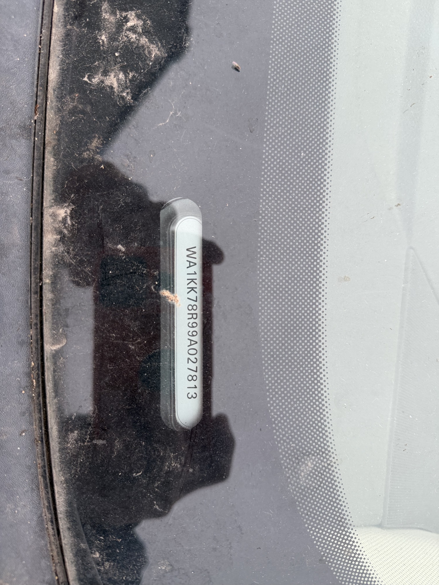 2009 audi q5 3.2-quattro-premium with 251115 miles for sale near Elk River, Minnesota 106741_48_windshield_vin_plate.jpg