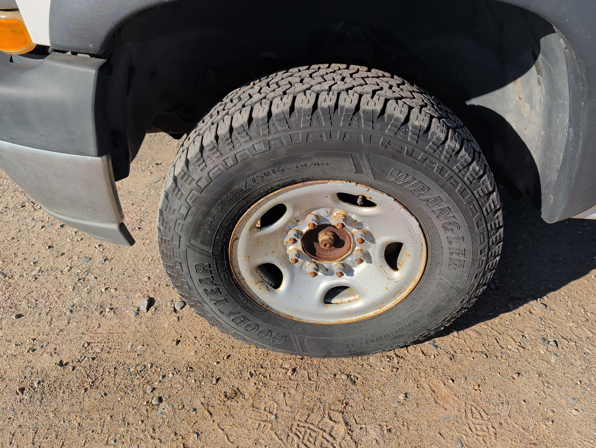 2002 chevrolet silverado-2500hd ext.-cab-short-bed-4wd with 237298 miles for sale near Elk River, Minnesota 106743_12_drv_front_wheel.jpg
