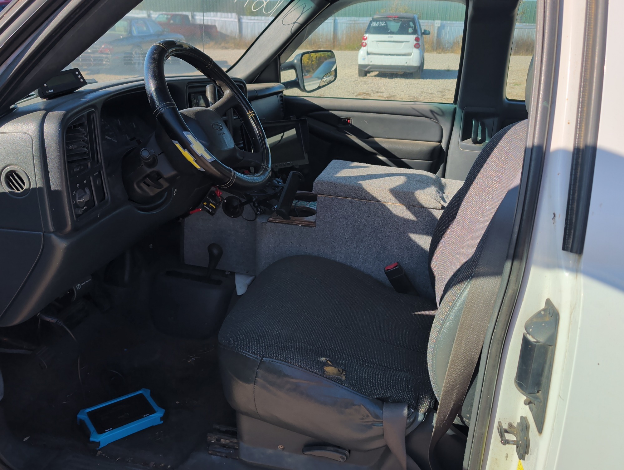 2002 chevrolet silverado-2500hd ext.-cab-short-bed-4wd with 237298 miles for sale near Elk River, Minnesota 106743_22_driver_seat.jpg