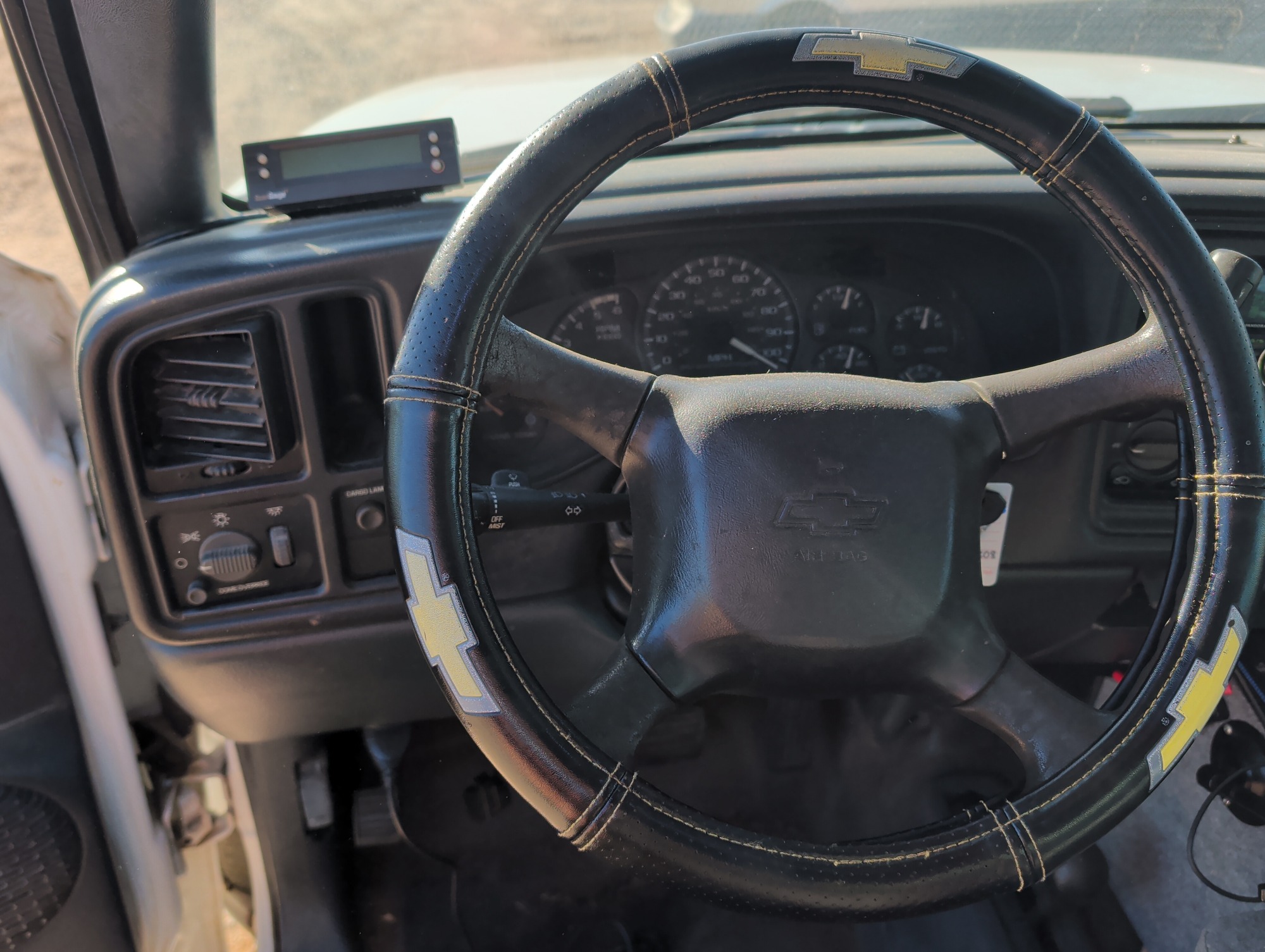 2002 chevrolet silverado-2500hd ext.-cab-short-bed-4wd with 237298 miles for sale near Elk River, Minnesota 106743_36_steering_wheel.jpg