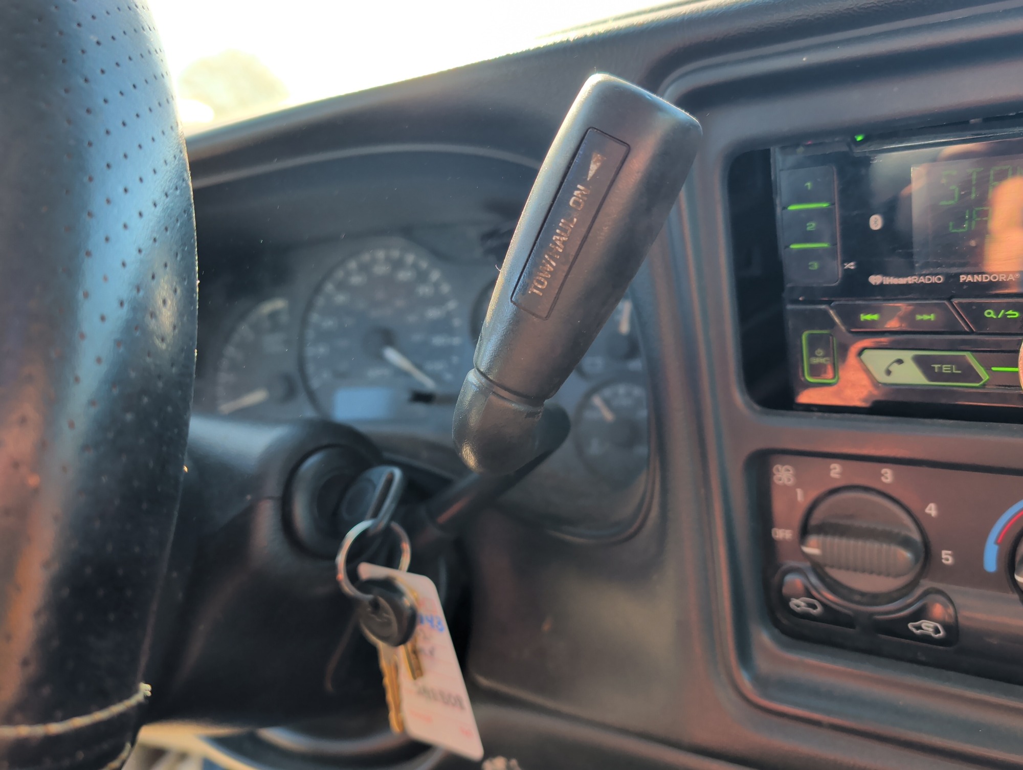 2002 chevrolet silverado-2500hd ext.-cab-short-bed-4wd with 237298 miles for sale near Elk River, Minnesota 106743_41_shifter.jpg