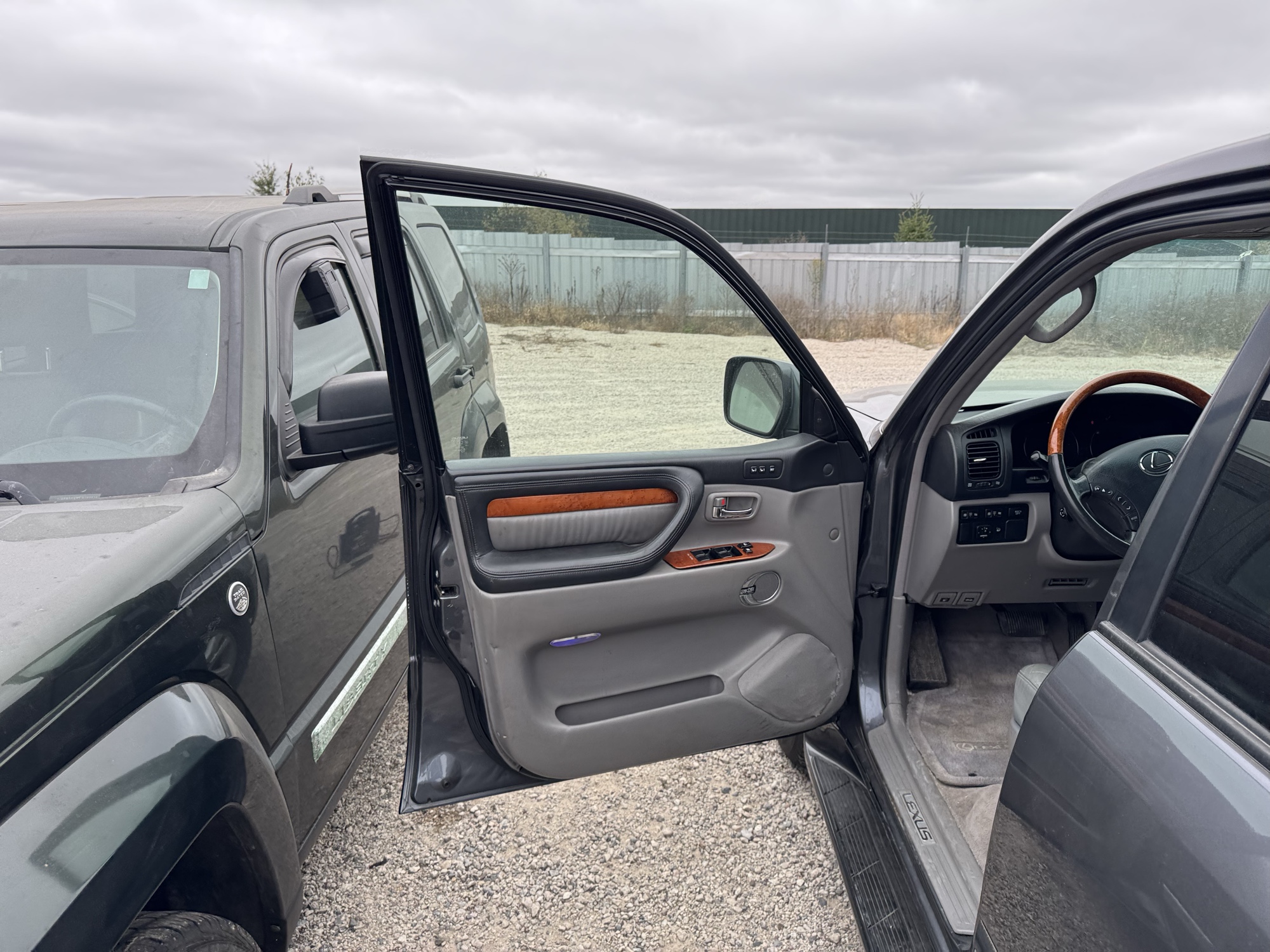 2004 lexus lx-470 sport-utility with 318395 miles for sale near Elk River, Minnesota 106745_23_driver_door_panel.jpg