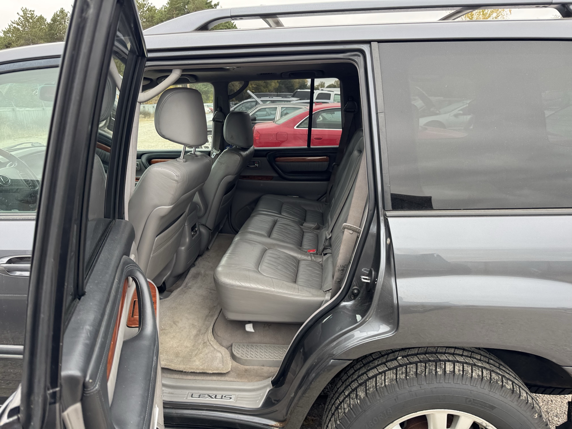 2004 lexus lx-470 sport-utility with 318395 miles for sale near Elk River, Minnesota 106745_24_drv_rear_seat.jpg
